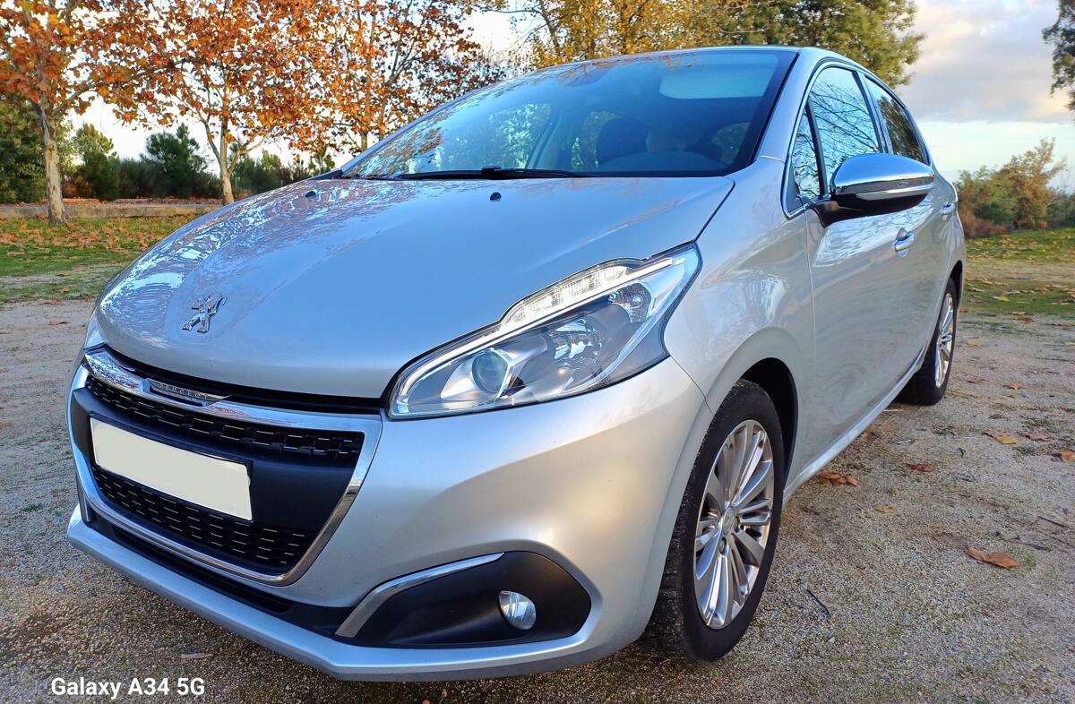 PEUGEOT 208 1.6 BlueHDi Style