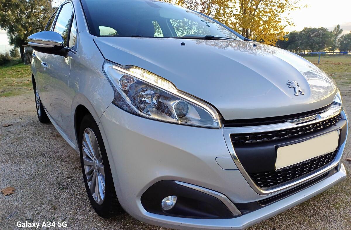 PEUGEOT 208 1.6 BlueHDi Style