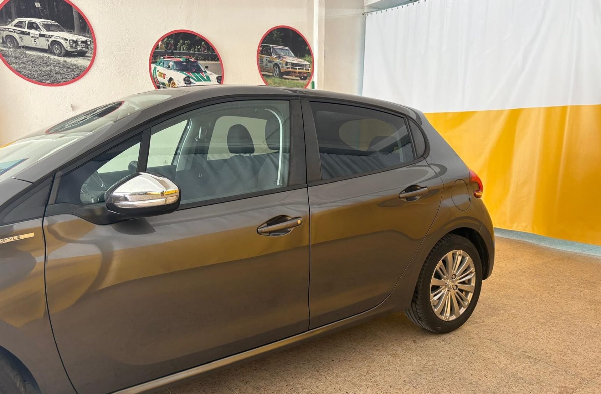 PEUGEOT 208 1.6 BlueHDi Style