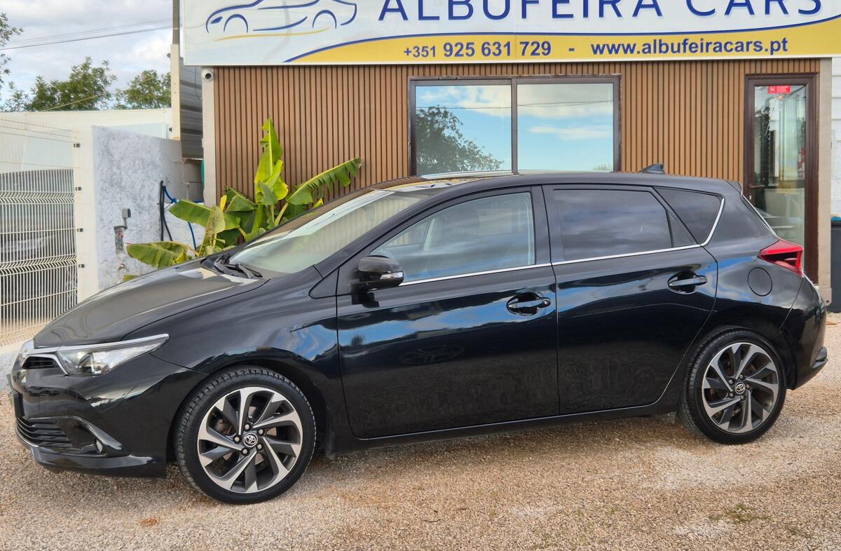 TOYOTA Auris 1.4 D-4D Comfort+Pack Sport