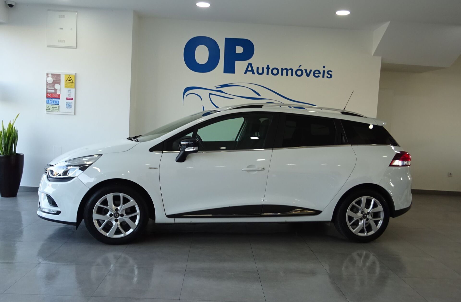 RENAULT Clio 1.5 dCi Limited