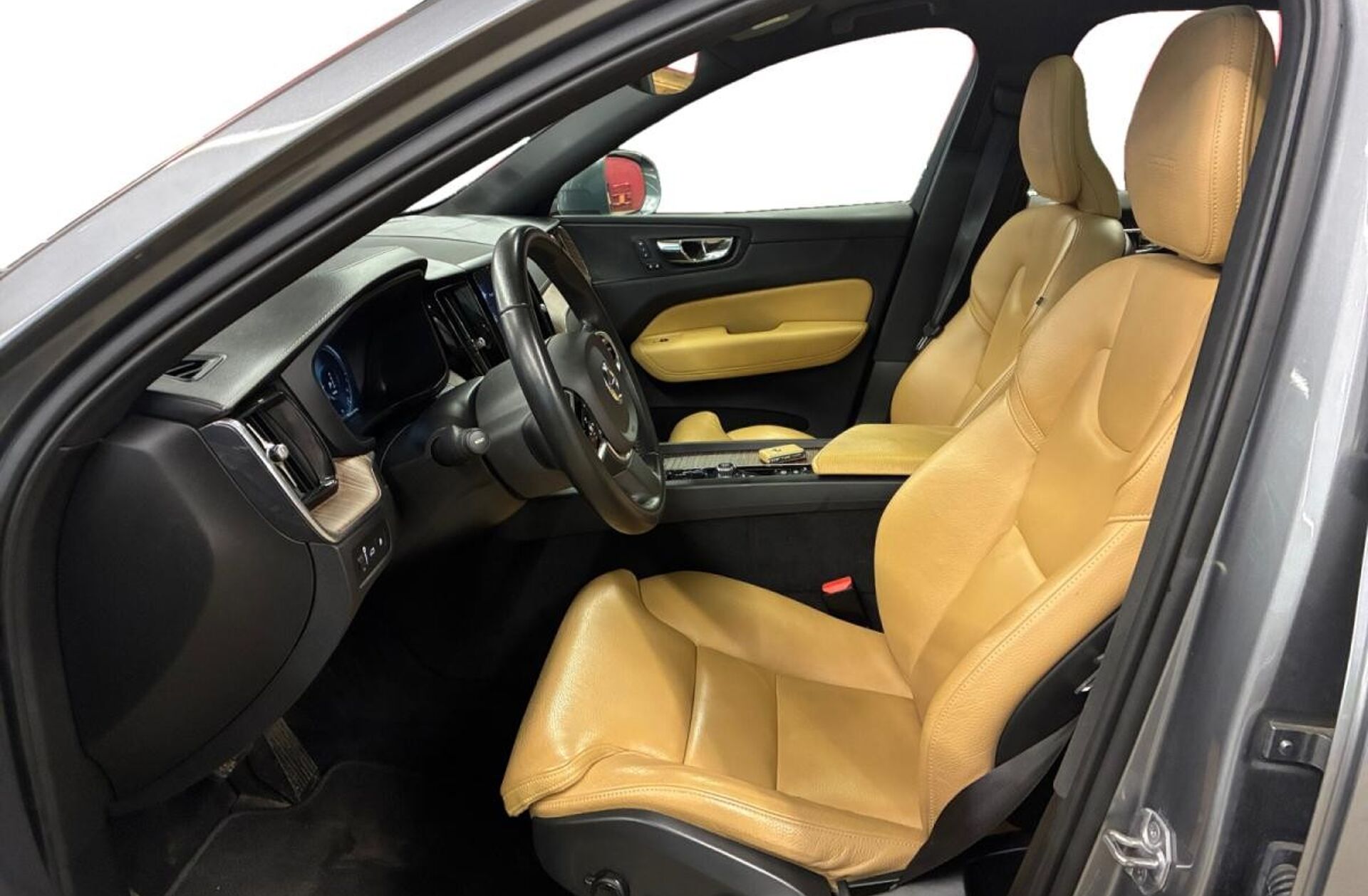 VOLVO XC60 2.0 T8 PHEV Inscription AWD