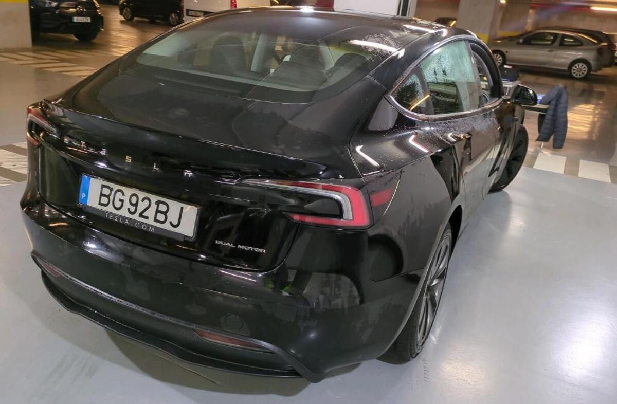 TESLA Model 3 Long Range Tração Integral