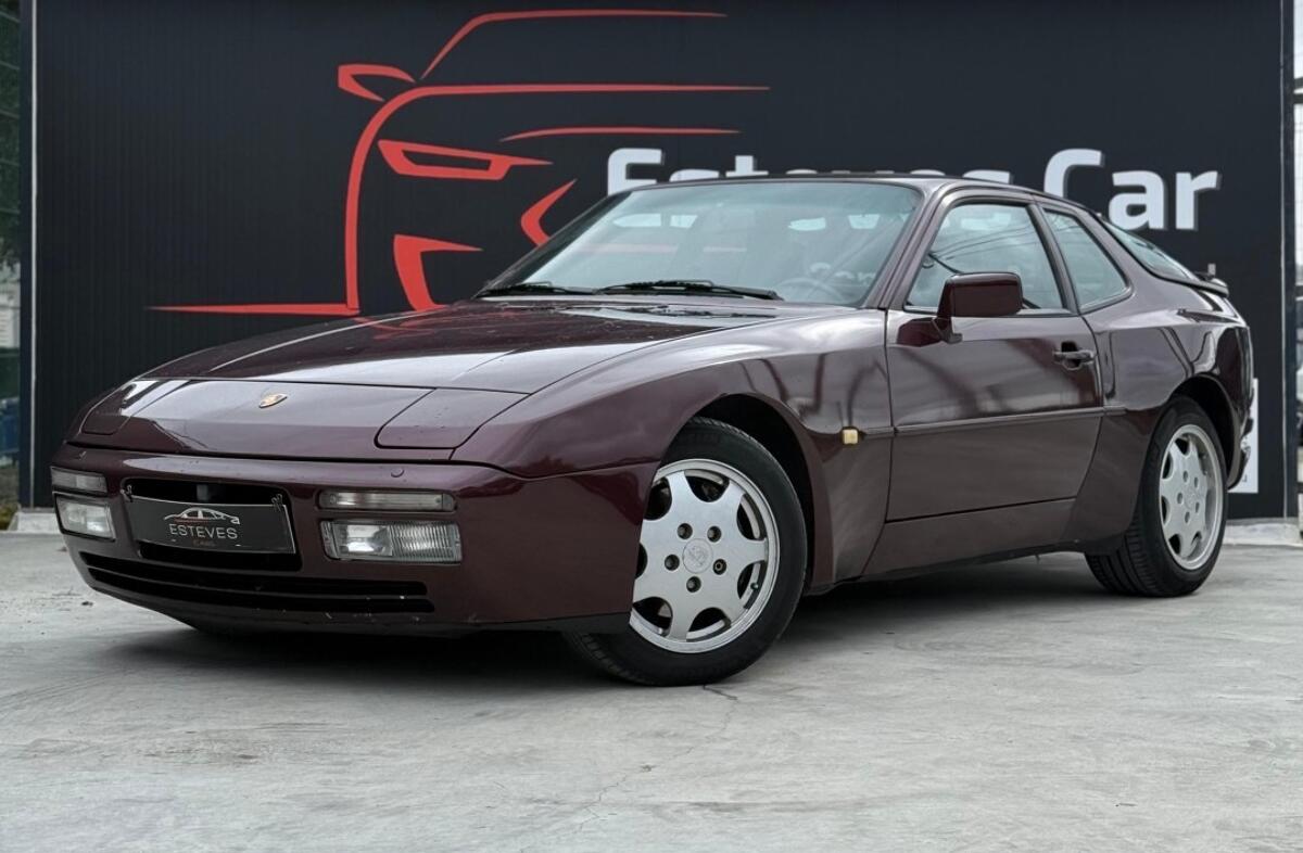 PORSCHE 944 Turbo S