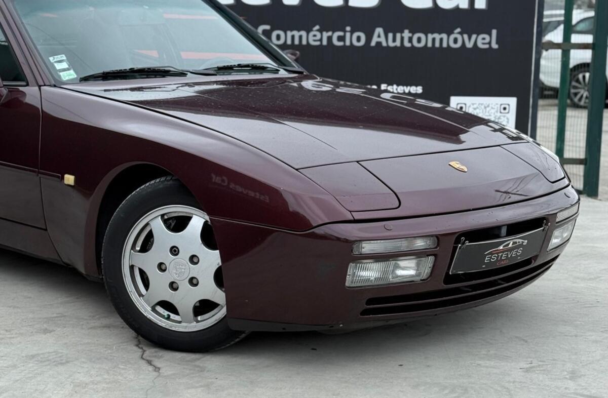 PORSCHE 944 Turbo S