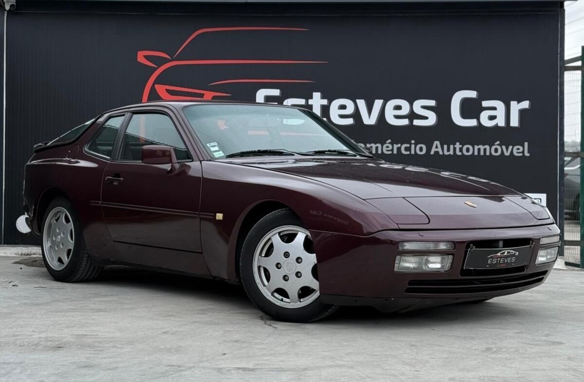 PORSCHE 944 Turbo S