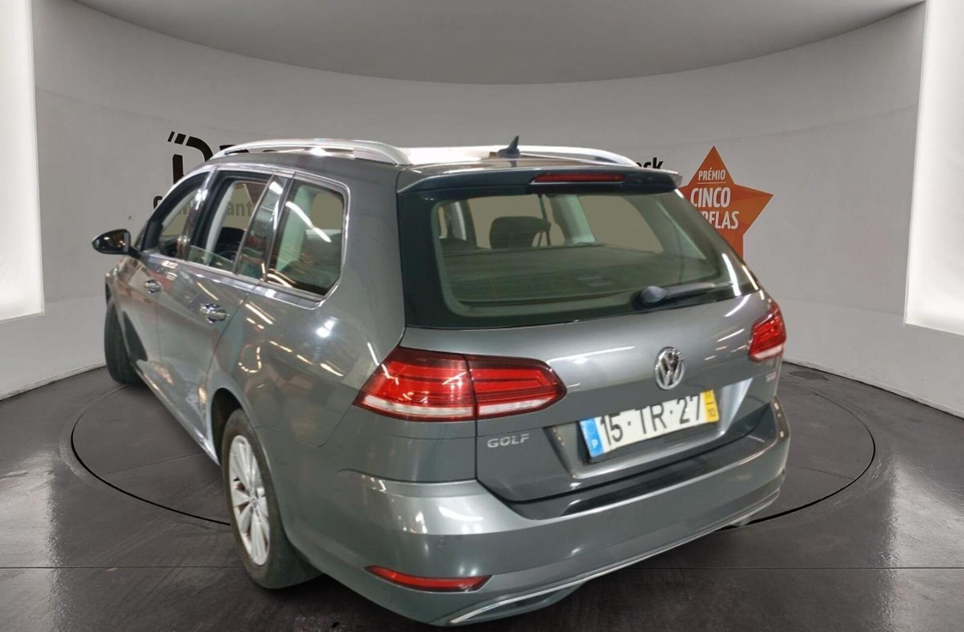 VOLKSWAGEN Golf 1.6 TDi Confortline
