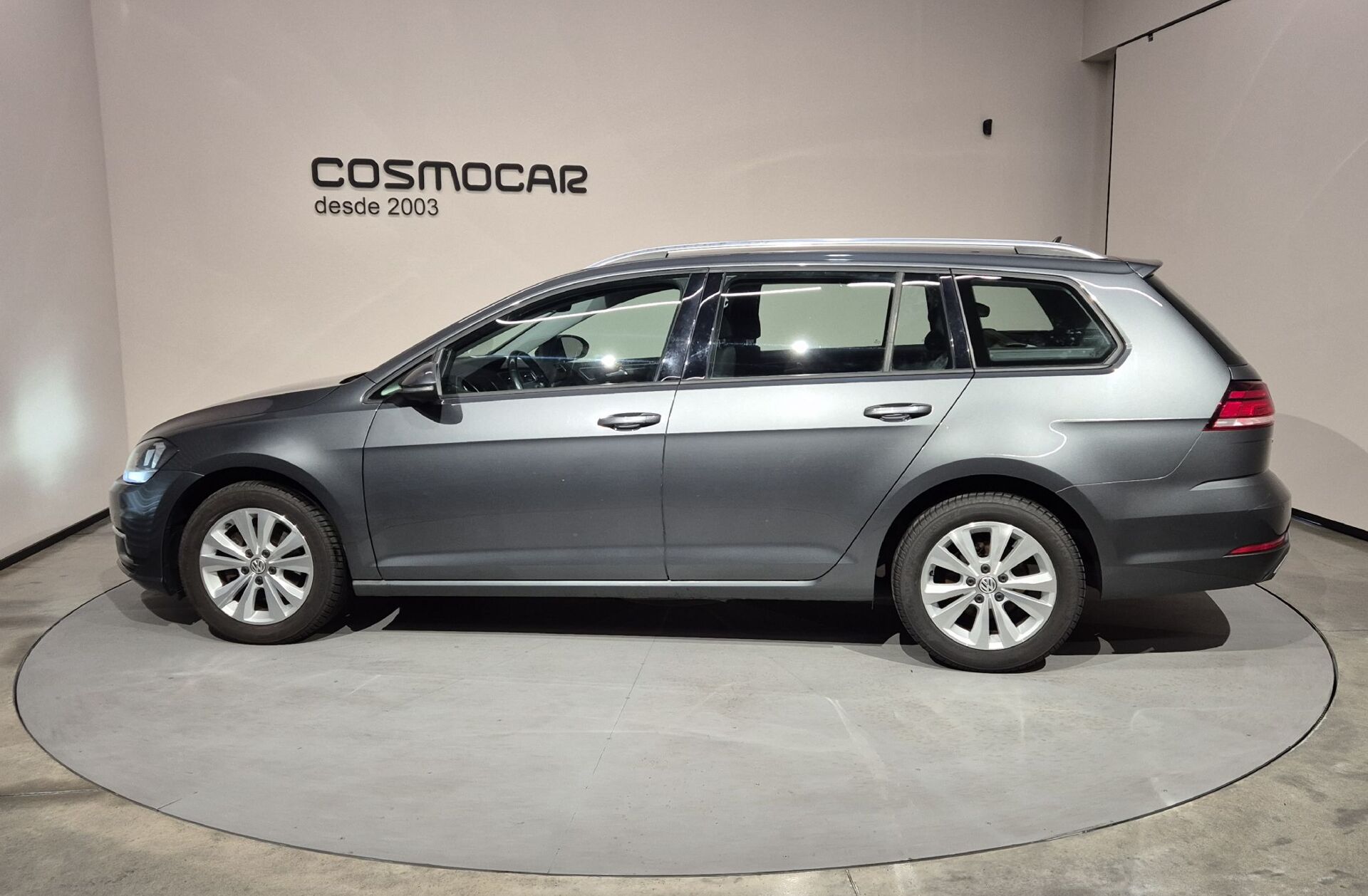 VOLKSWAGEN Golf V.1.6 TDI Confortline