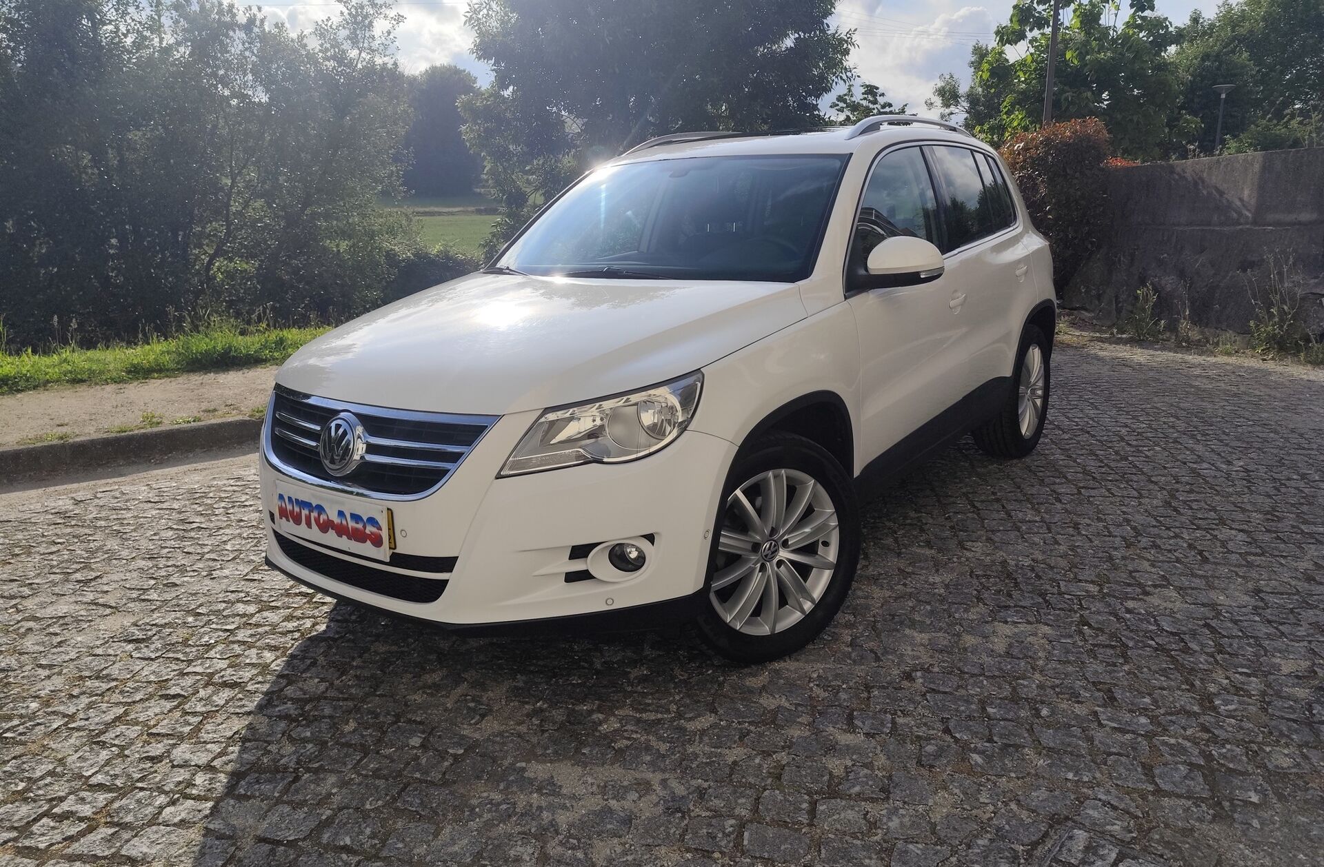 VOLKSWAGEN Tiguan 2.0 TDi Sport BlueMotion