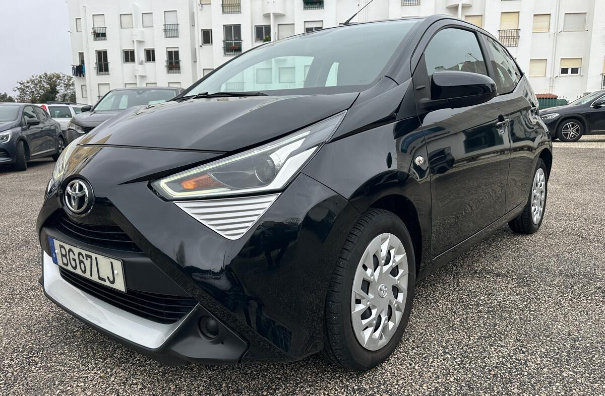 TOYOTA Aygo 1.0 X-Play+X-Touch