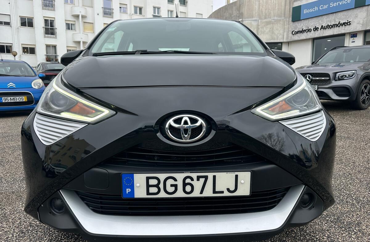 TOYOTA Aygo 1.0 X-Play+X-Touch