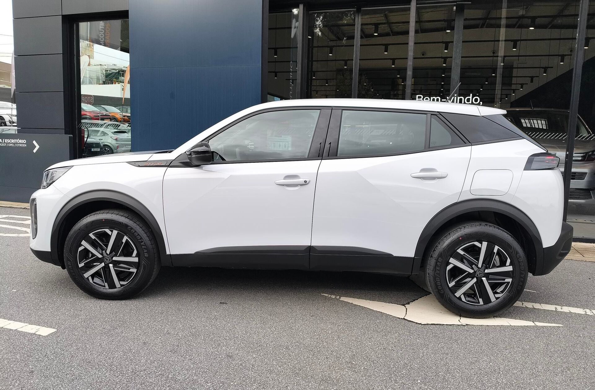 PEUGEOT 2008 1.2 Hybrid Style e-DCS6