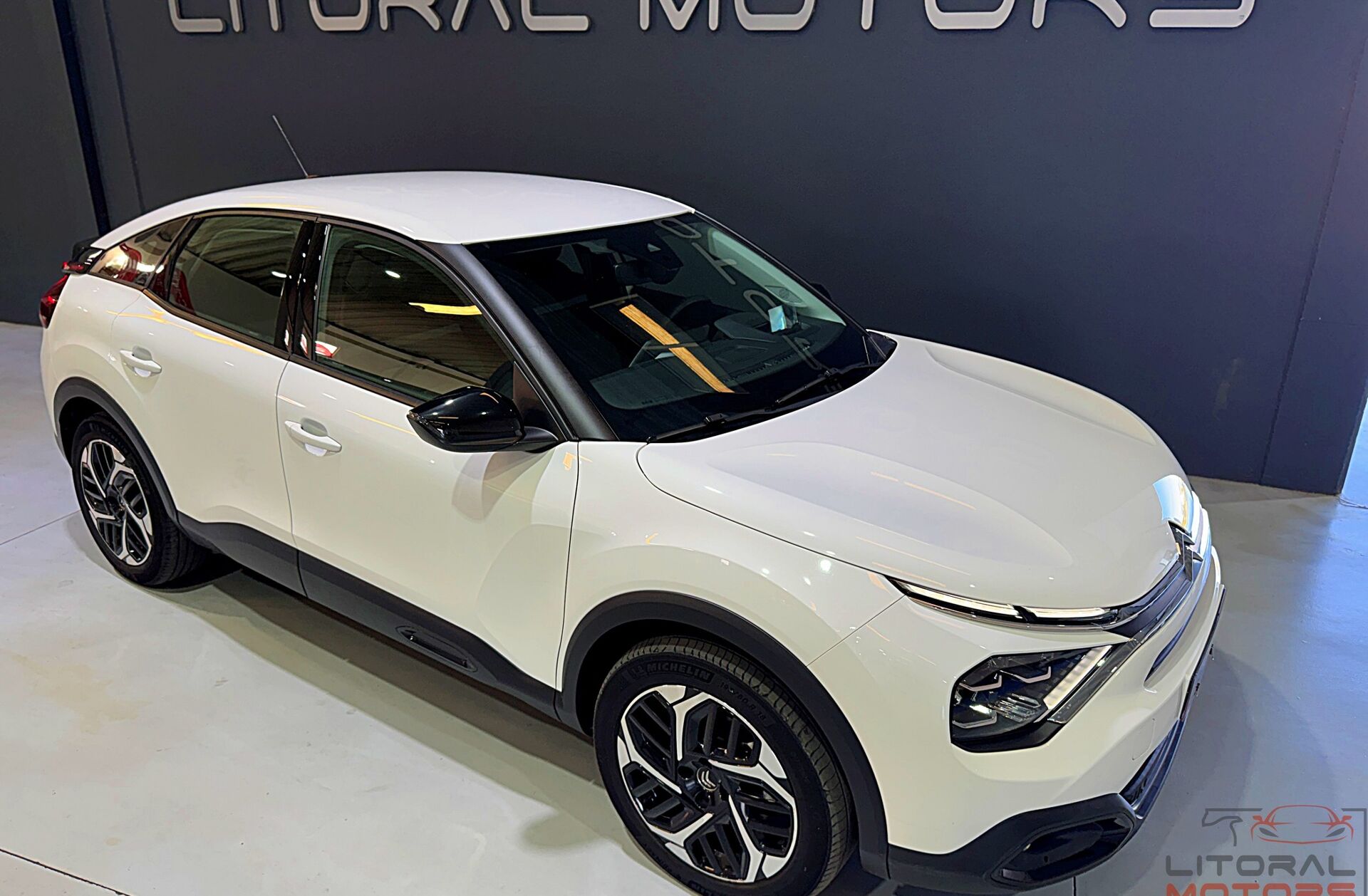 CITROEN C4 1.2 PureTech Shine EAT8