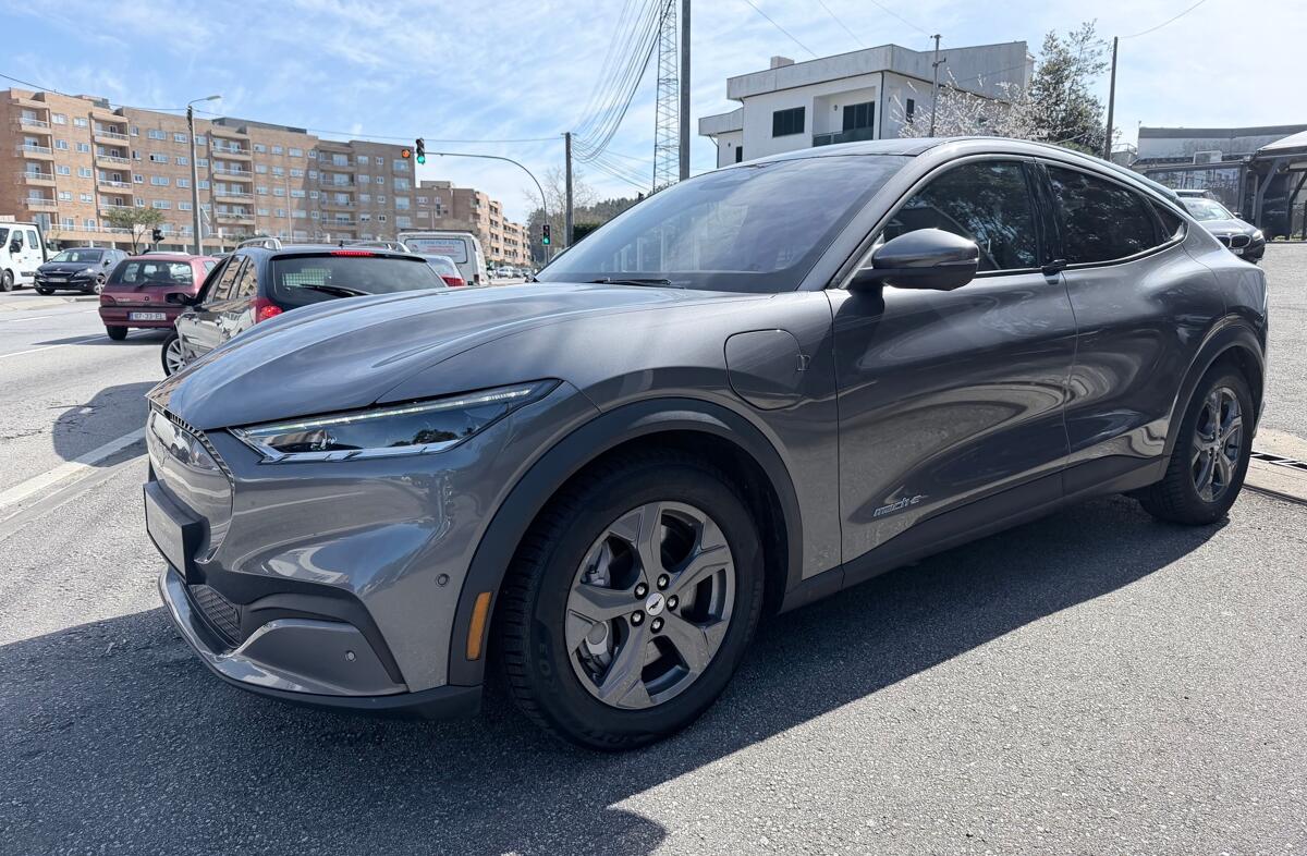 FORD Mustang Mach-E Standard