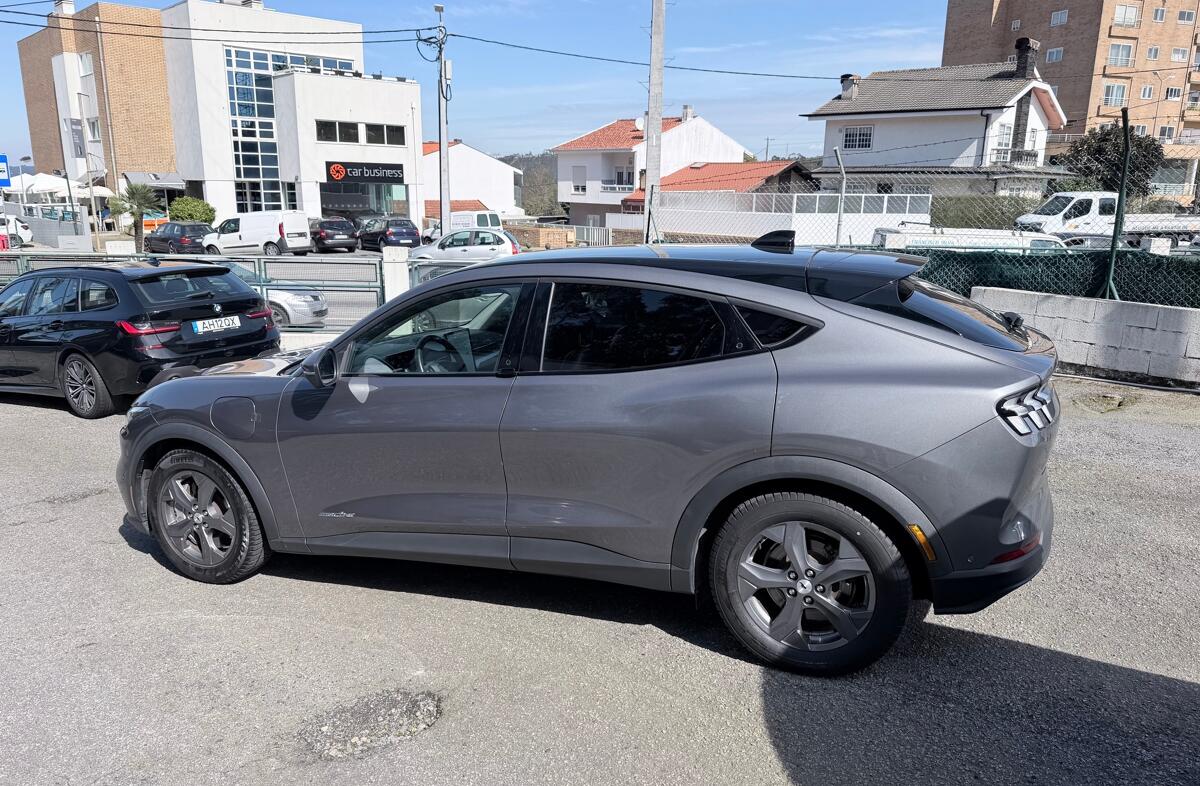 FORD Mustang Mach-E Standard