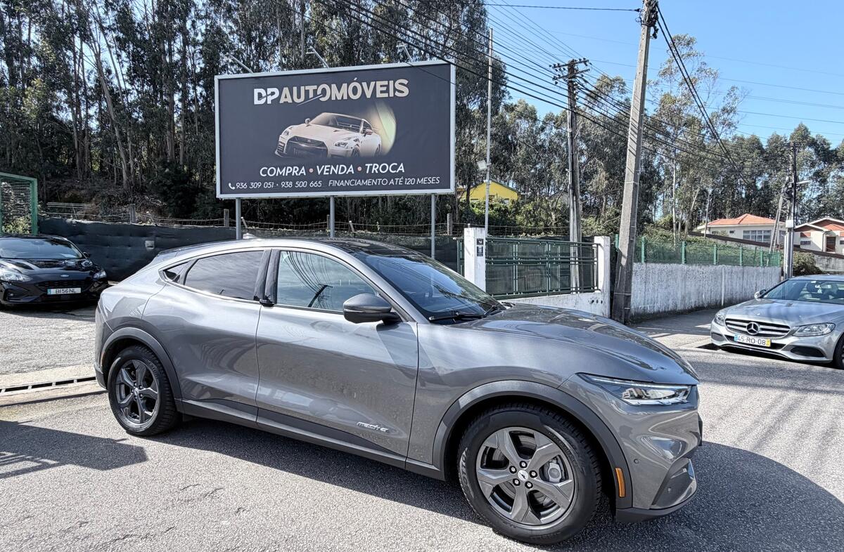 FORD Mustang Mach-E Standard