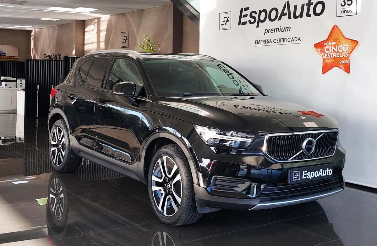 VOLVO XC40 1.5 T5 PHEV Momentum Plus