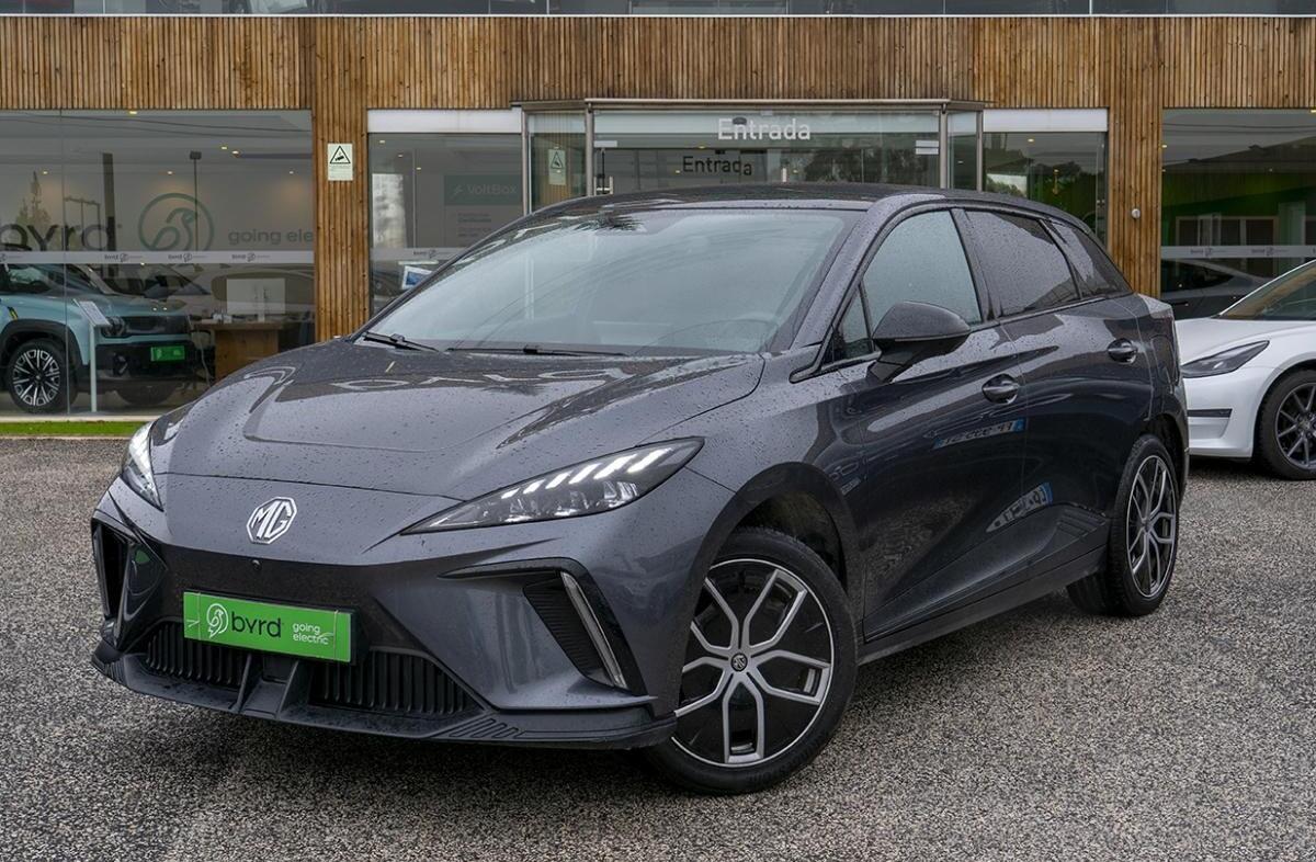 MG MG4 77 kWh Extended Range Luxury