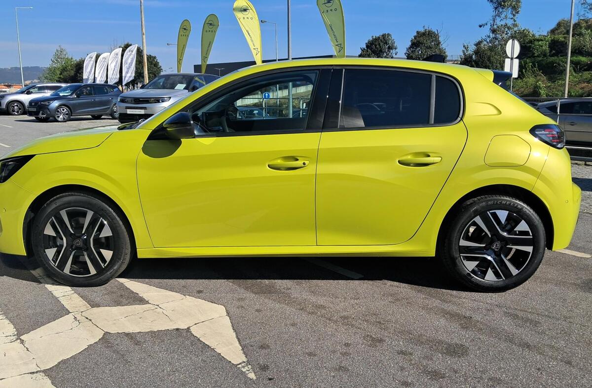 PEUGEOT 208 1.2 Allure