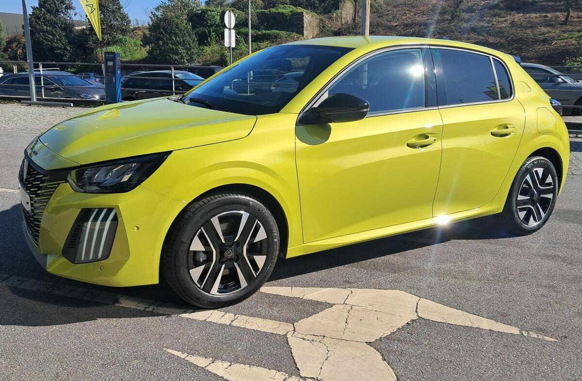 PEUGEOT 208 1.2 Allure