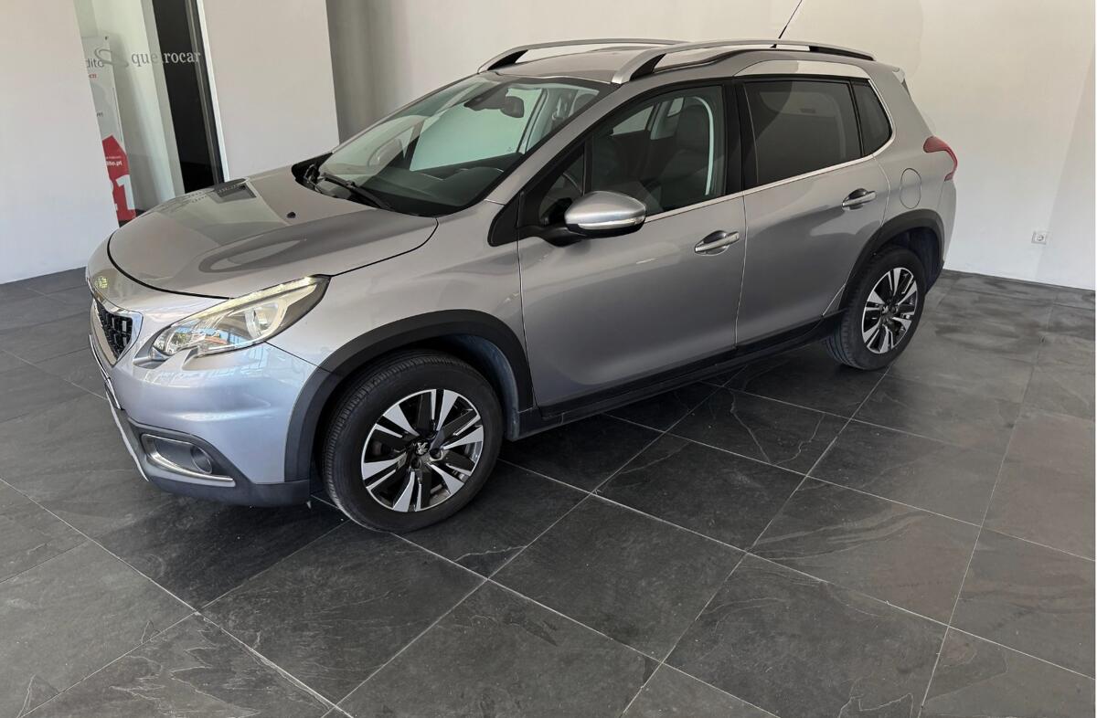 PEUGEOT 2008 1.2 PureTech Allure