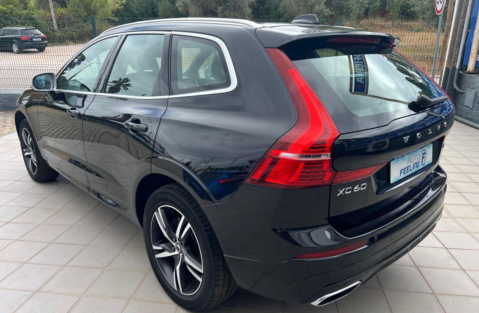 VOLVO XC60 2.0 D4 R-Design AWD Geartronic