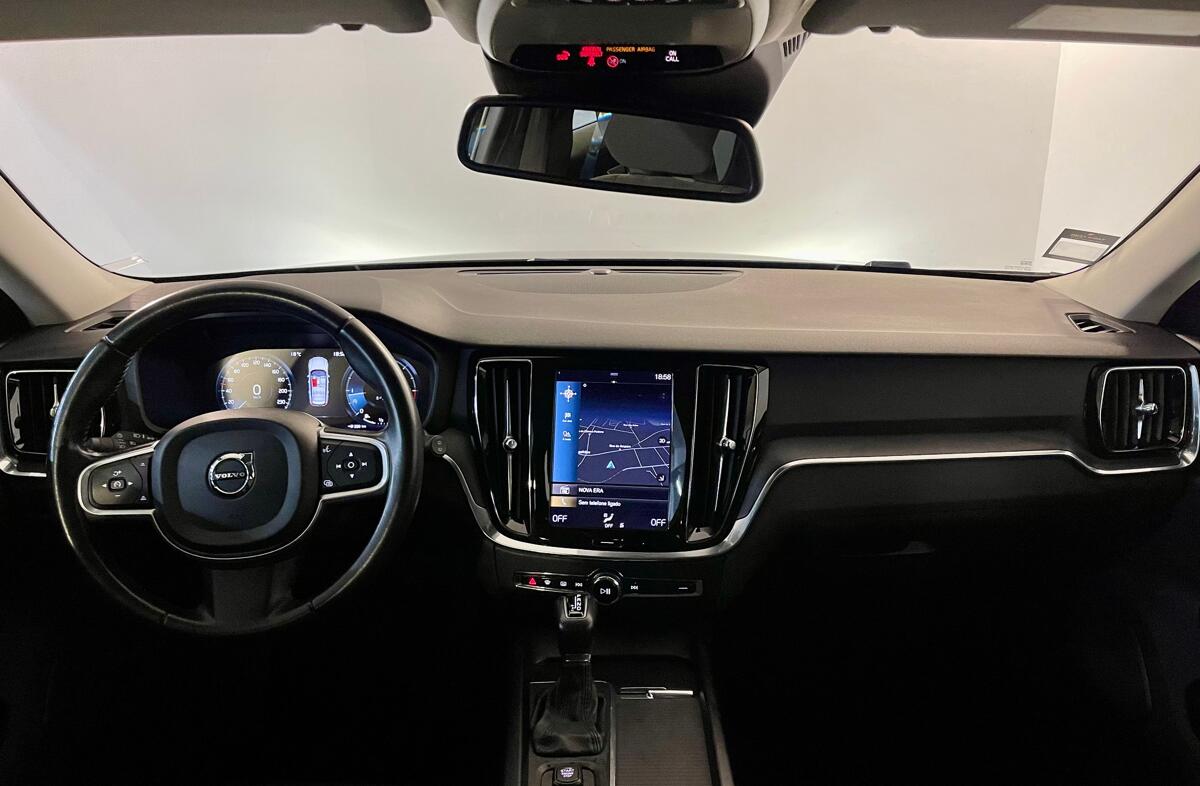 VOLVO V60 2.0 D3 Momentum Geartronic