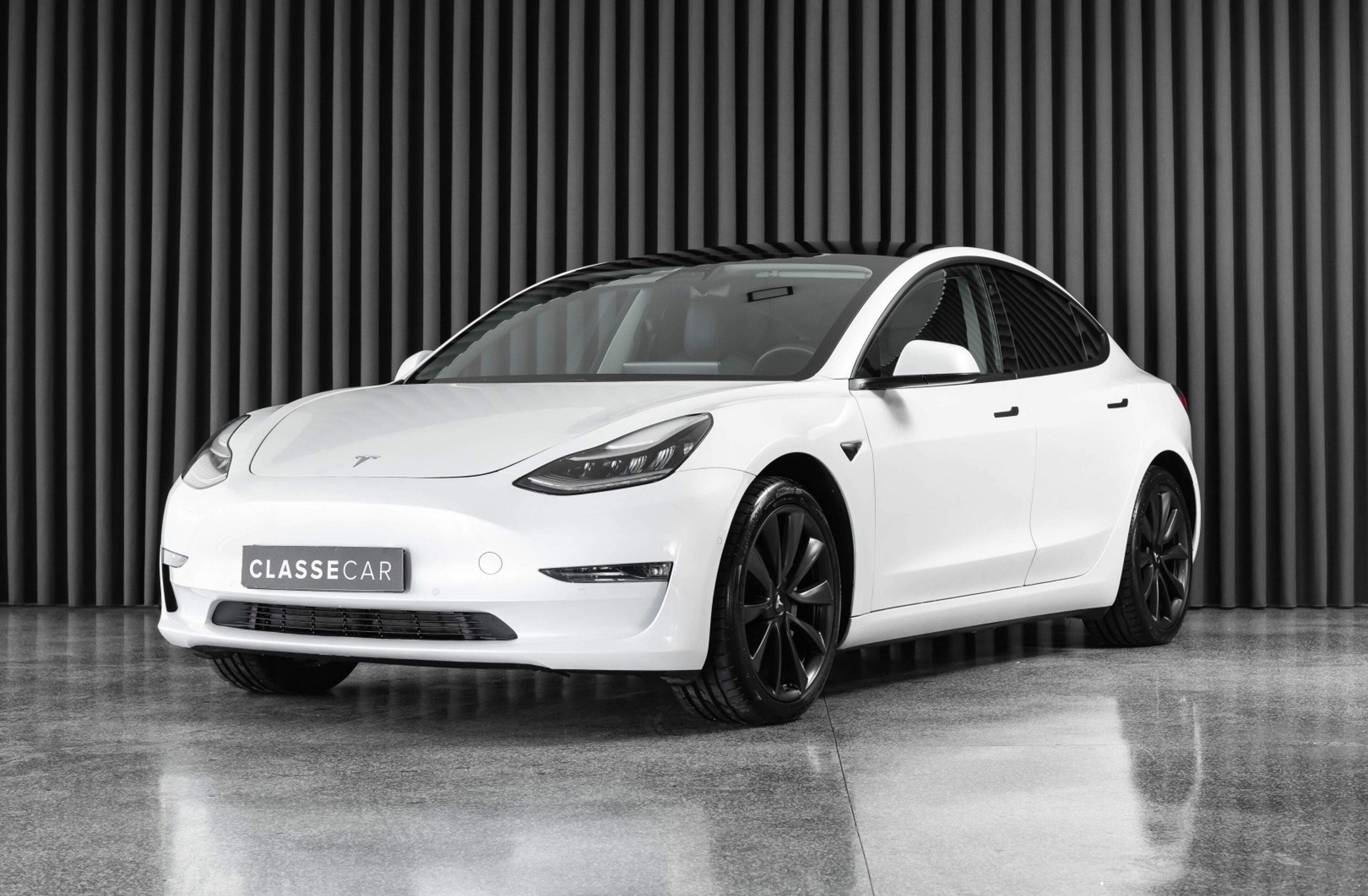 TESLA Model 3 Long Range AWD Dual Motor