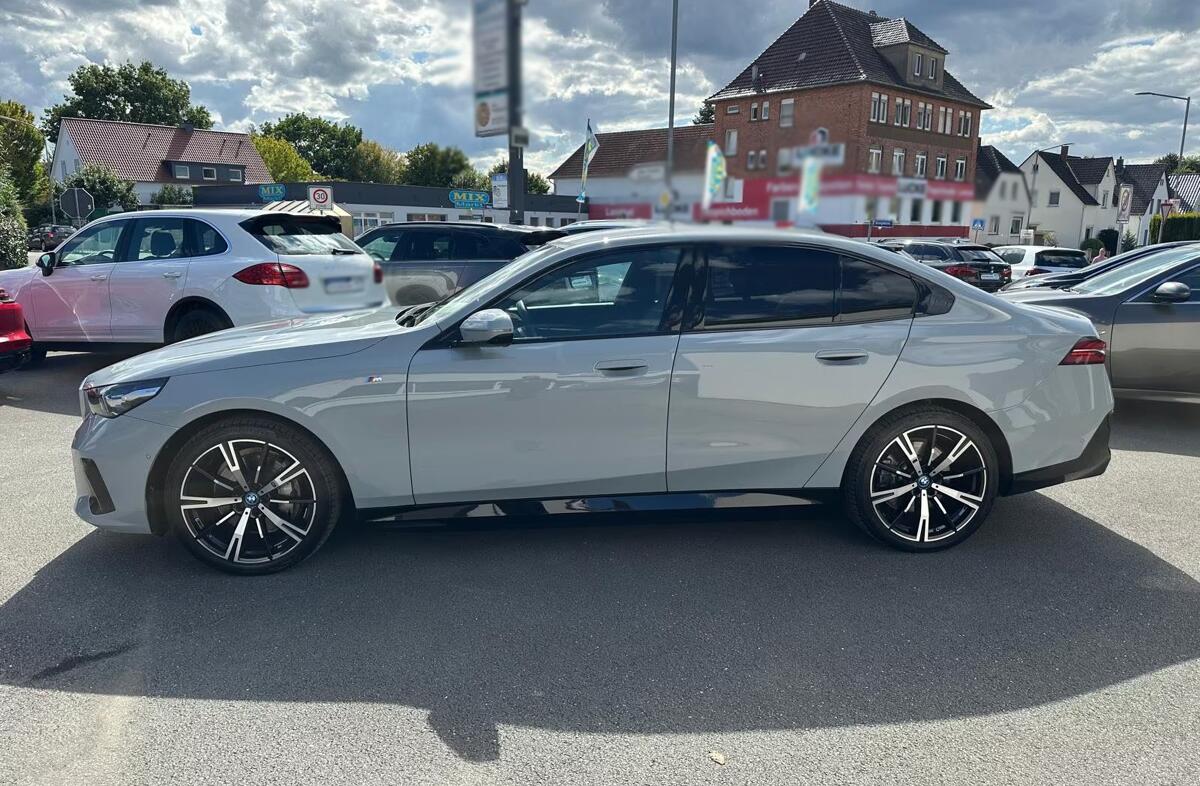 BMW i5 eDrive40
