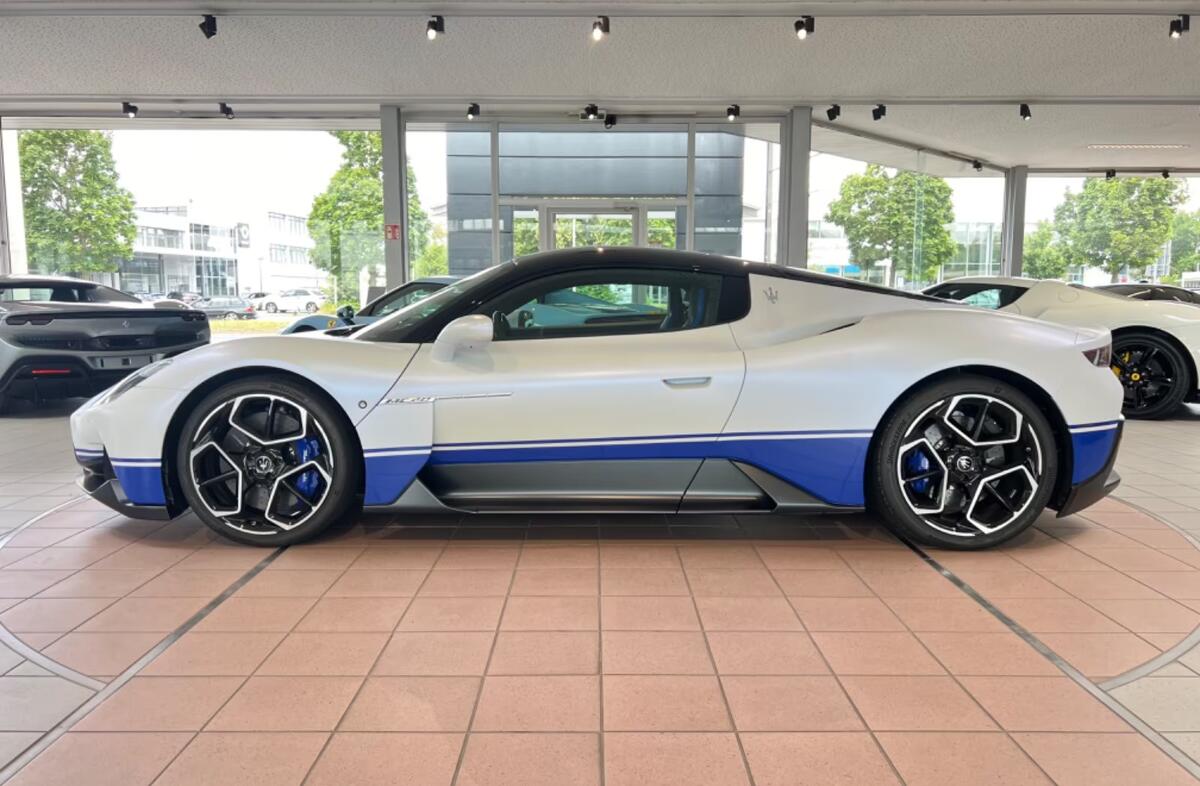 MASERATI MC20 3.0 V6