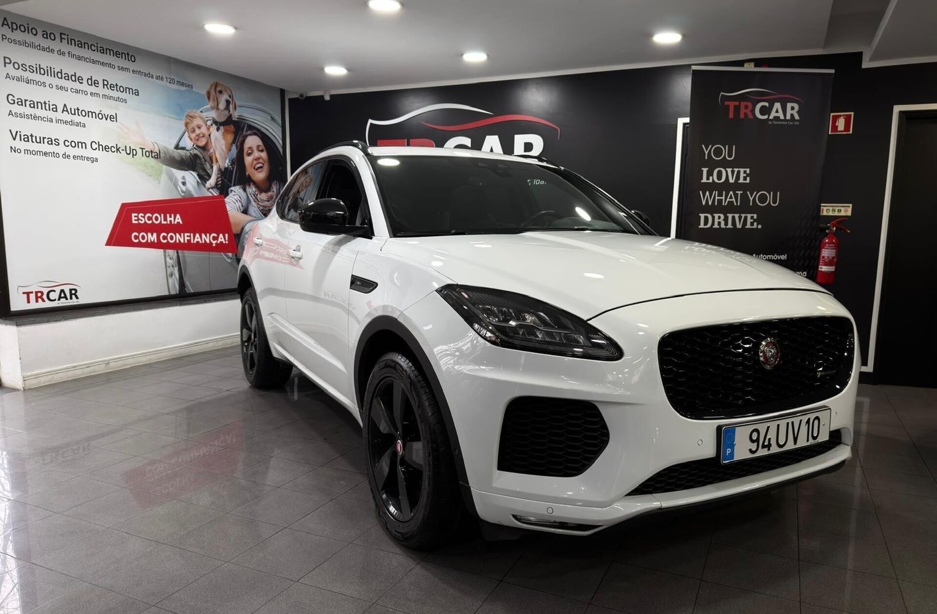 JAGUAR E-Pace 2.0 i4D R-Dynamic S