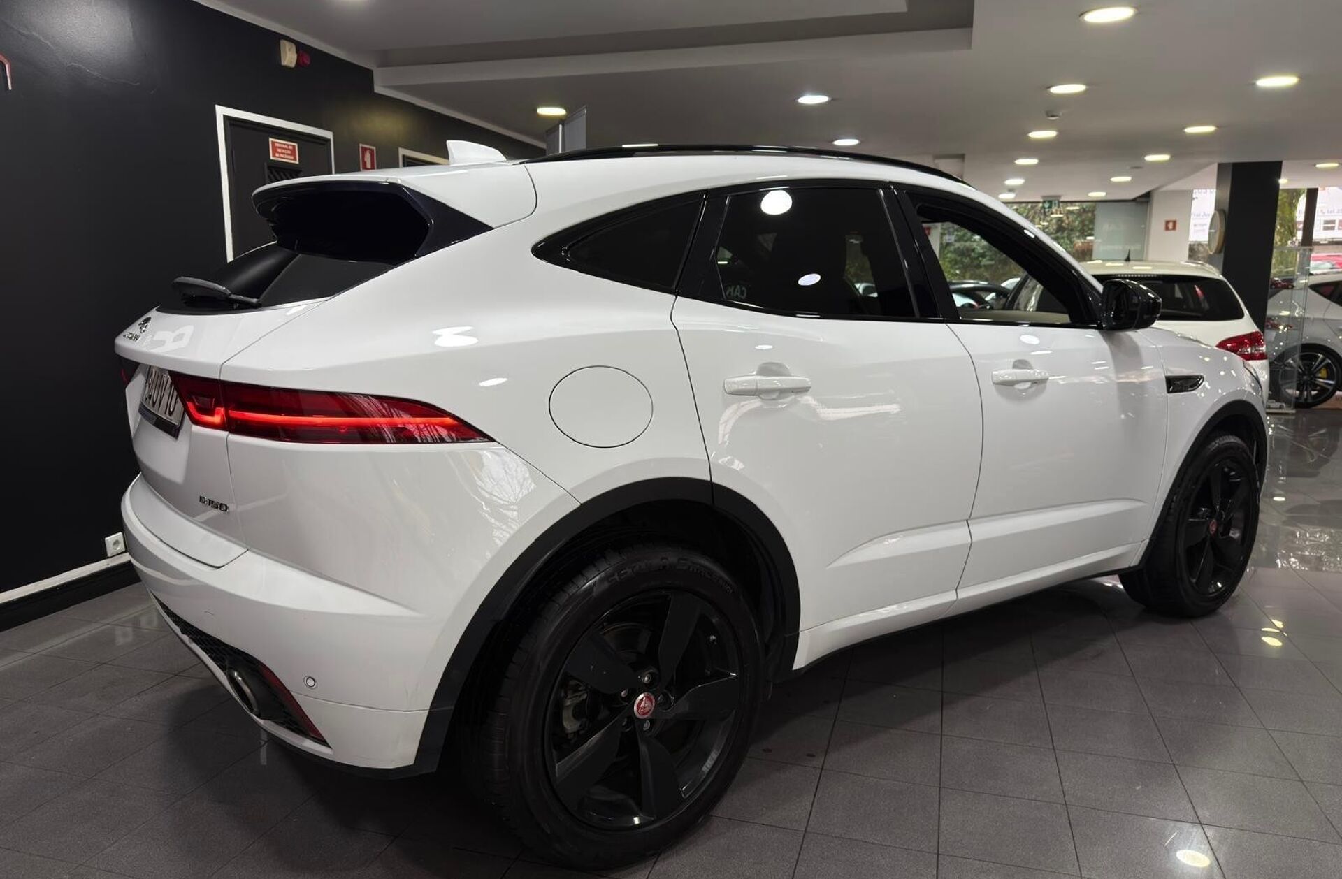 JAGUAR E-Pace 2.0 i4D R-Dynamic S