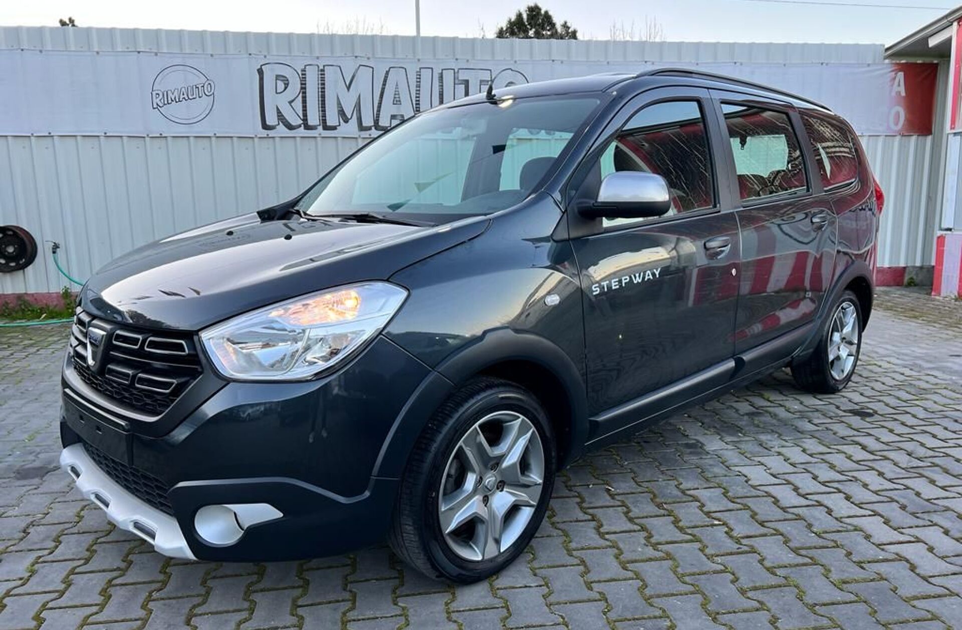 DACIA Lodgy 1.2 TCe SL Best Choice 7L