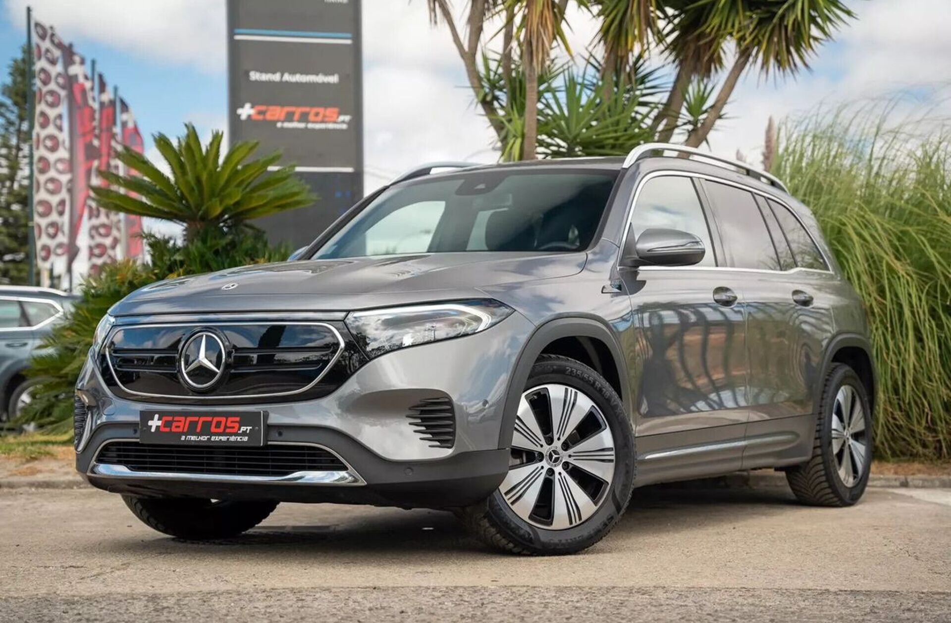 MERCEDES EQB 250 Electric Art