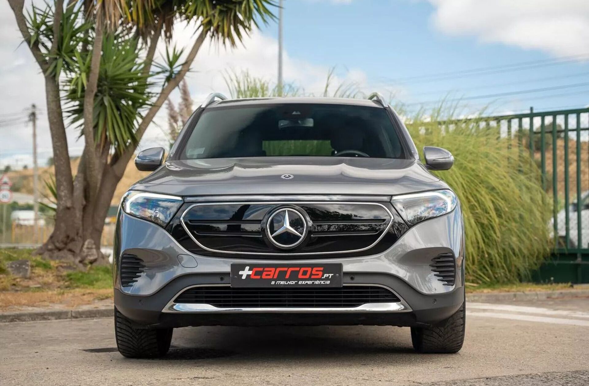 MERCEDES EQB 250 Electric Art