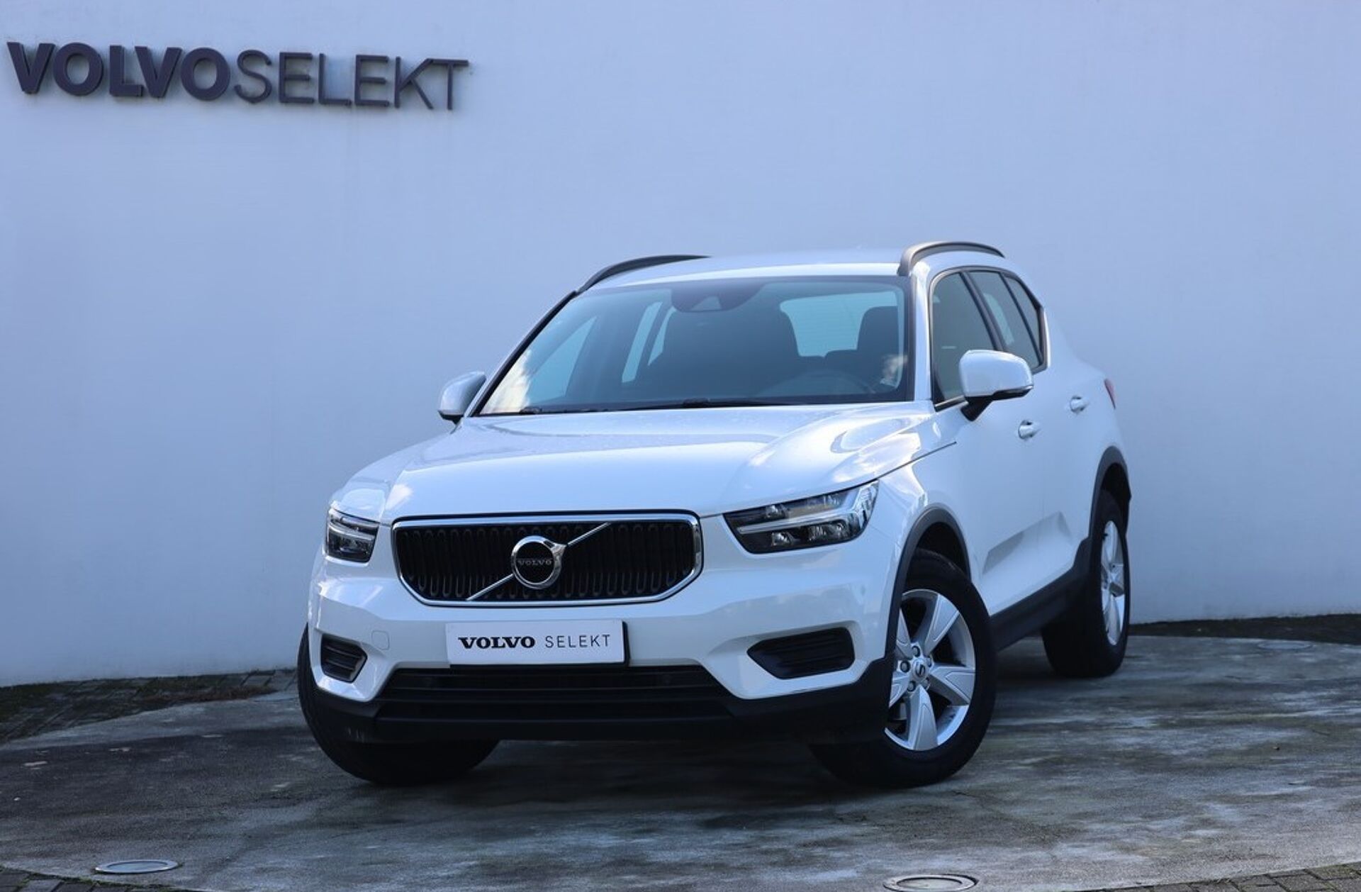 VOLVO XC40 1.5 T2 Momentum Core Geartronic