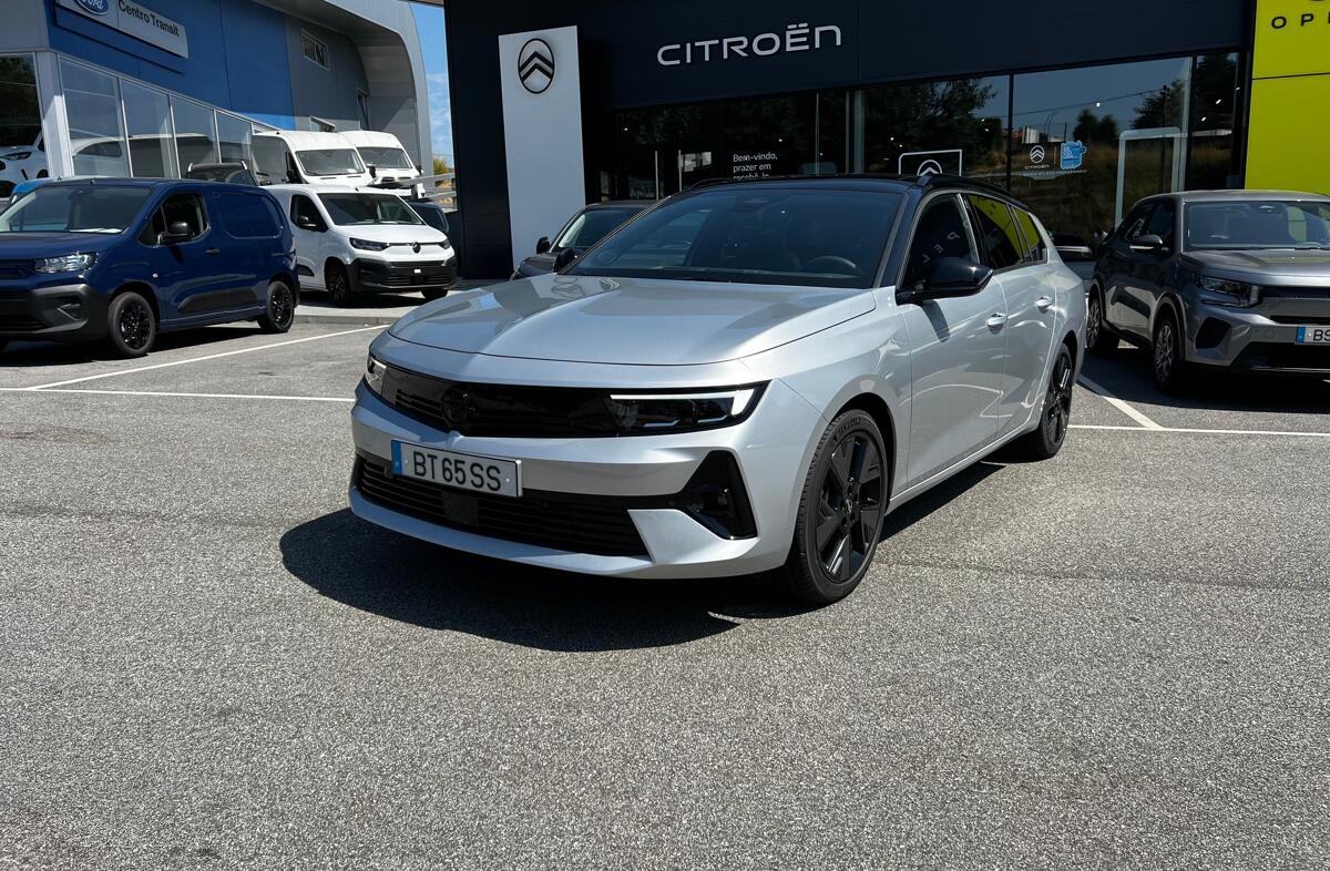 OPEL Astra 54 kWh GS