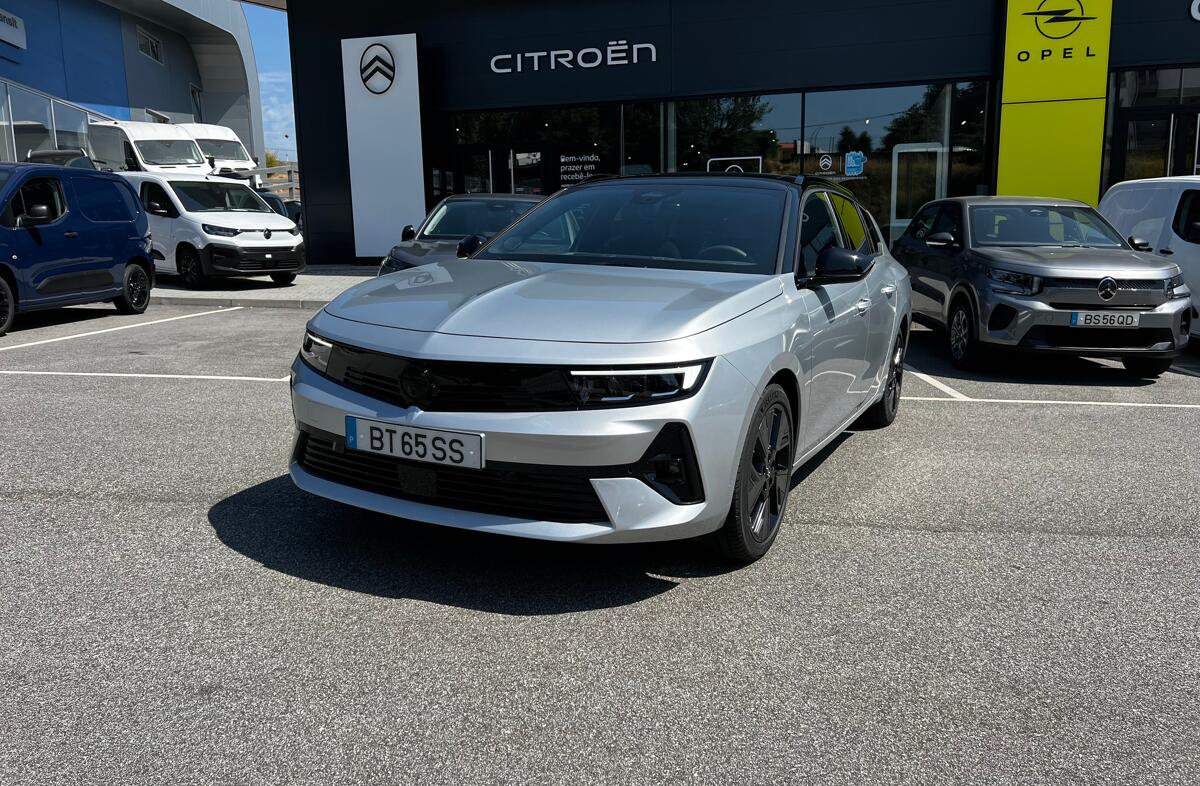 OPEL Astra 54 kWh GS