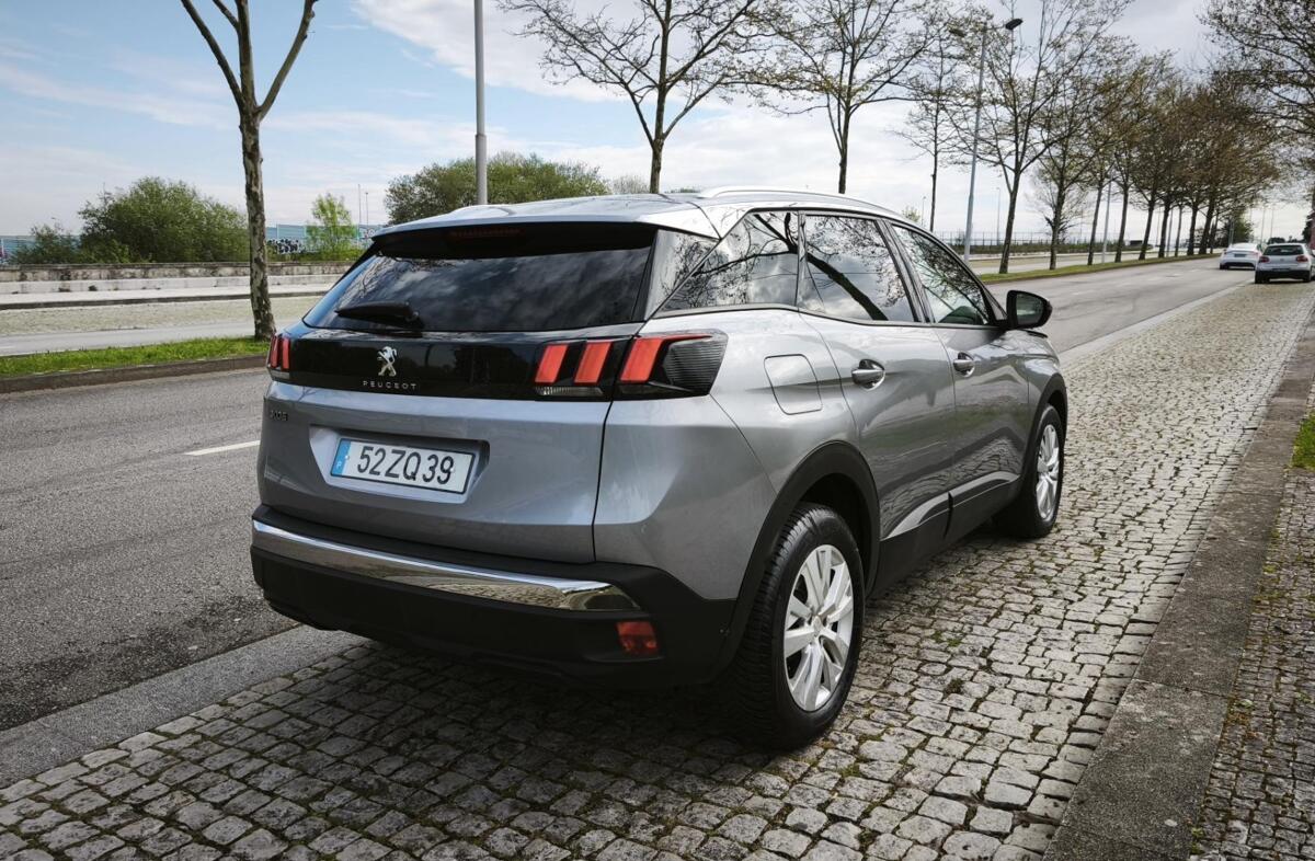 PEUGEOT 3008 1.5 BlueHDi Active