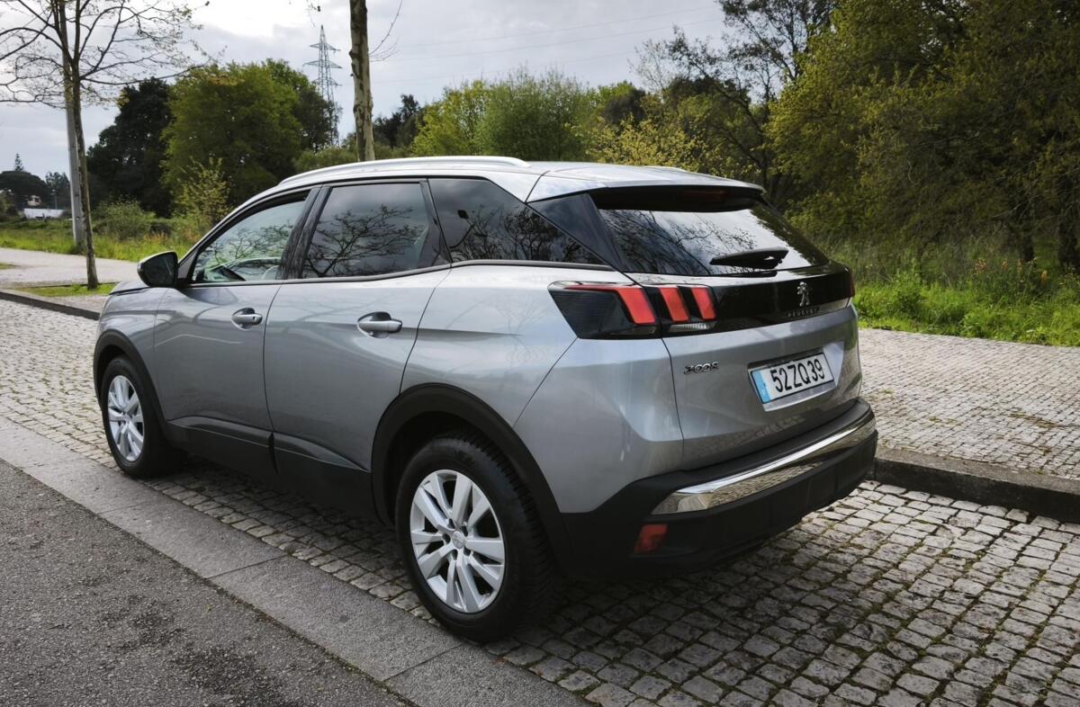 PEUGEOT 3008 1.5 BlueHDi Active
