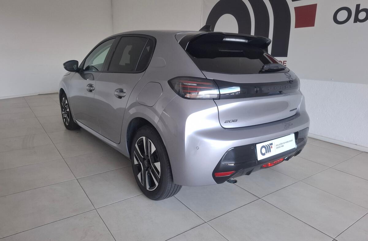 PEUGEOT 208 1.2 Hybrid Allure e-DCS6