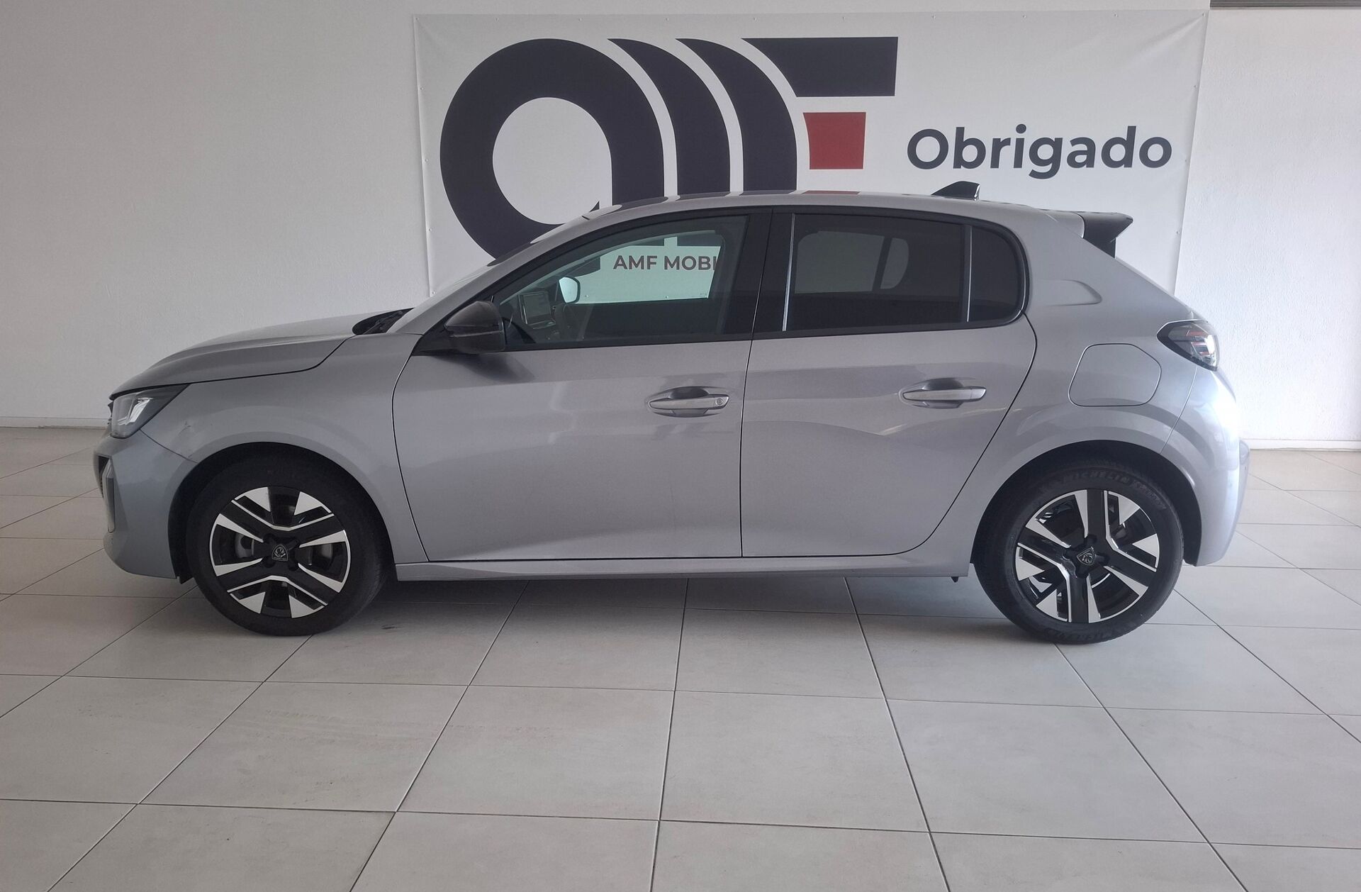 PEUGEOT 208 1.2 Hybrid Allure e-DCS6