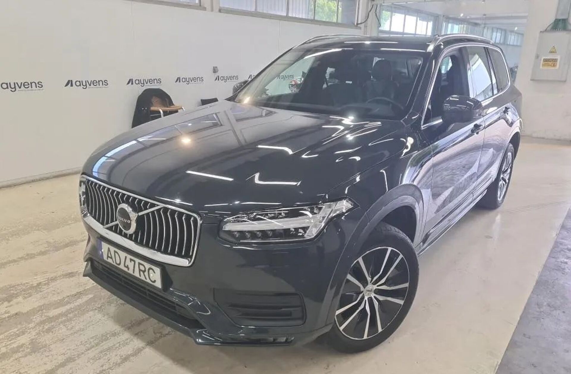 VOLVO XC90 2.0 B5 Momentum Plus AWD