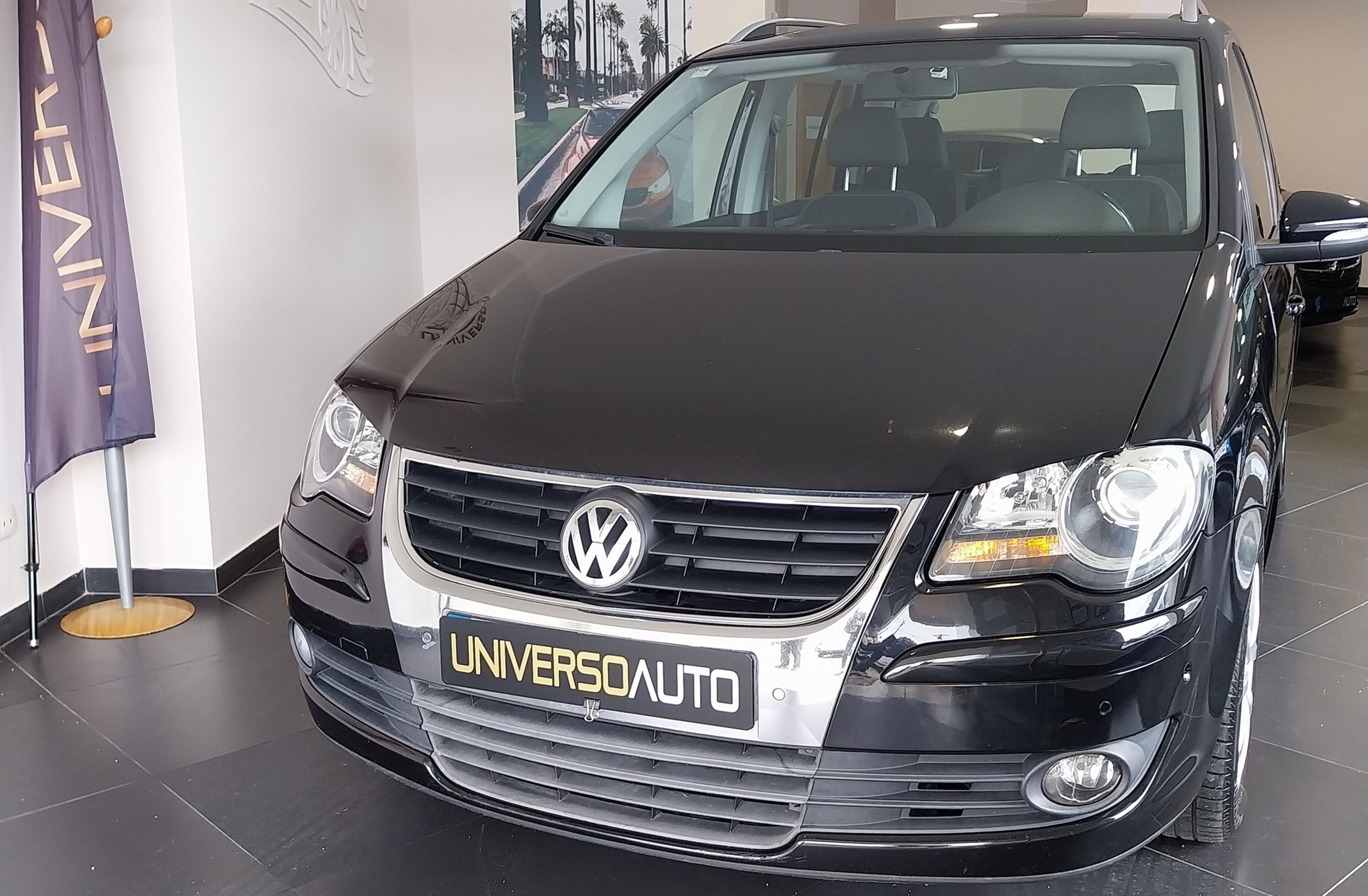 VOLKSWAGEN Touran 1.9 TDi High. BlueM. 7L