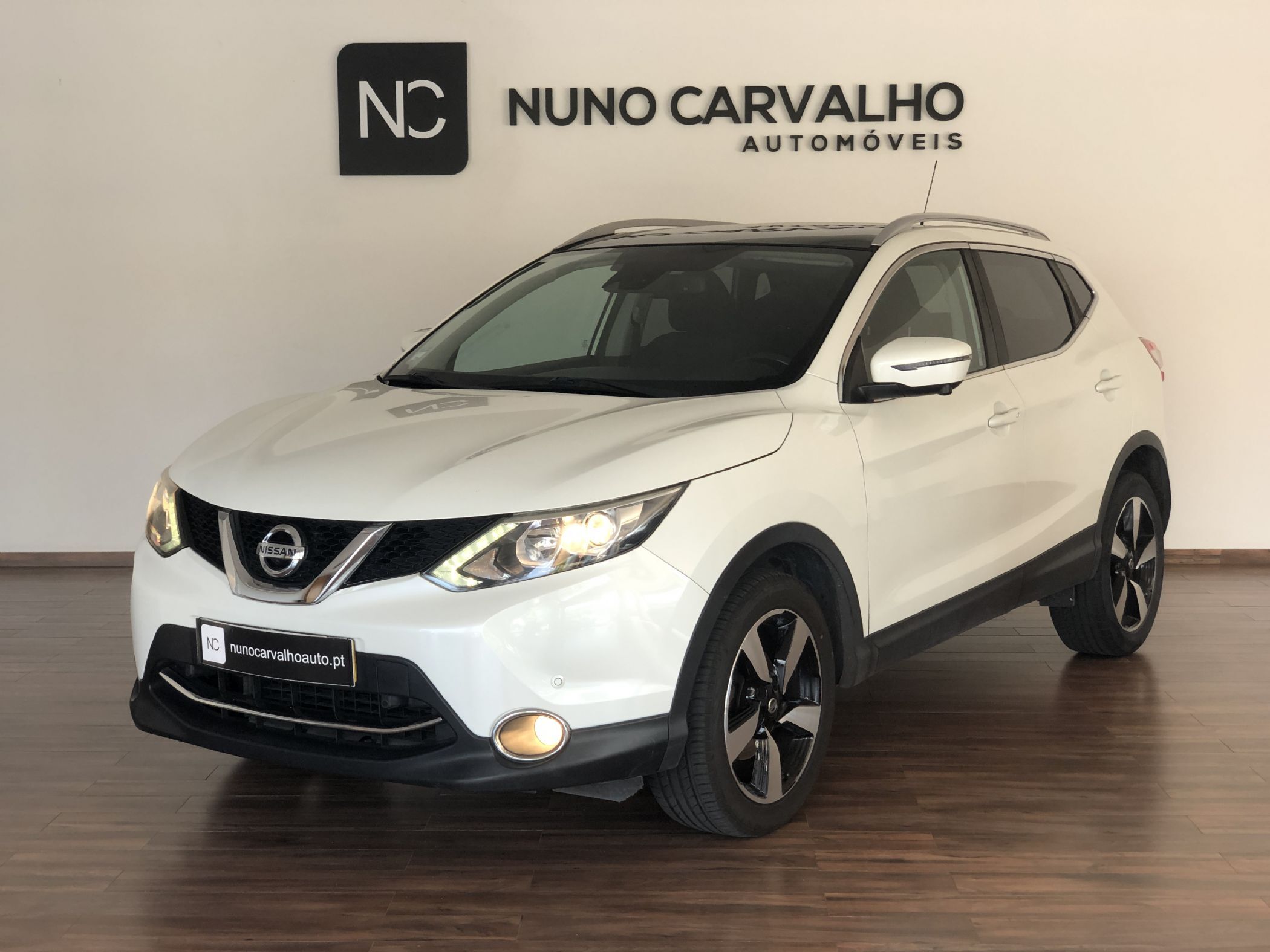 Nissan Qashqai 1.5 dCi N-Connecta 18 com 101 468 km por 15 950 € Nuno Carvalho Automóveis | Porto