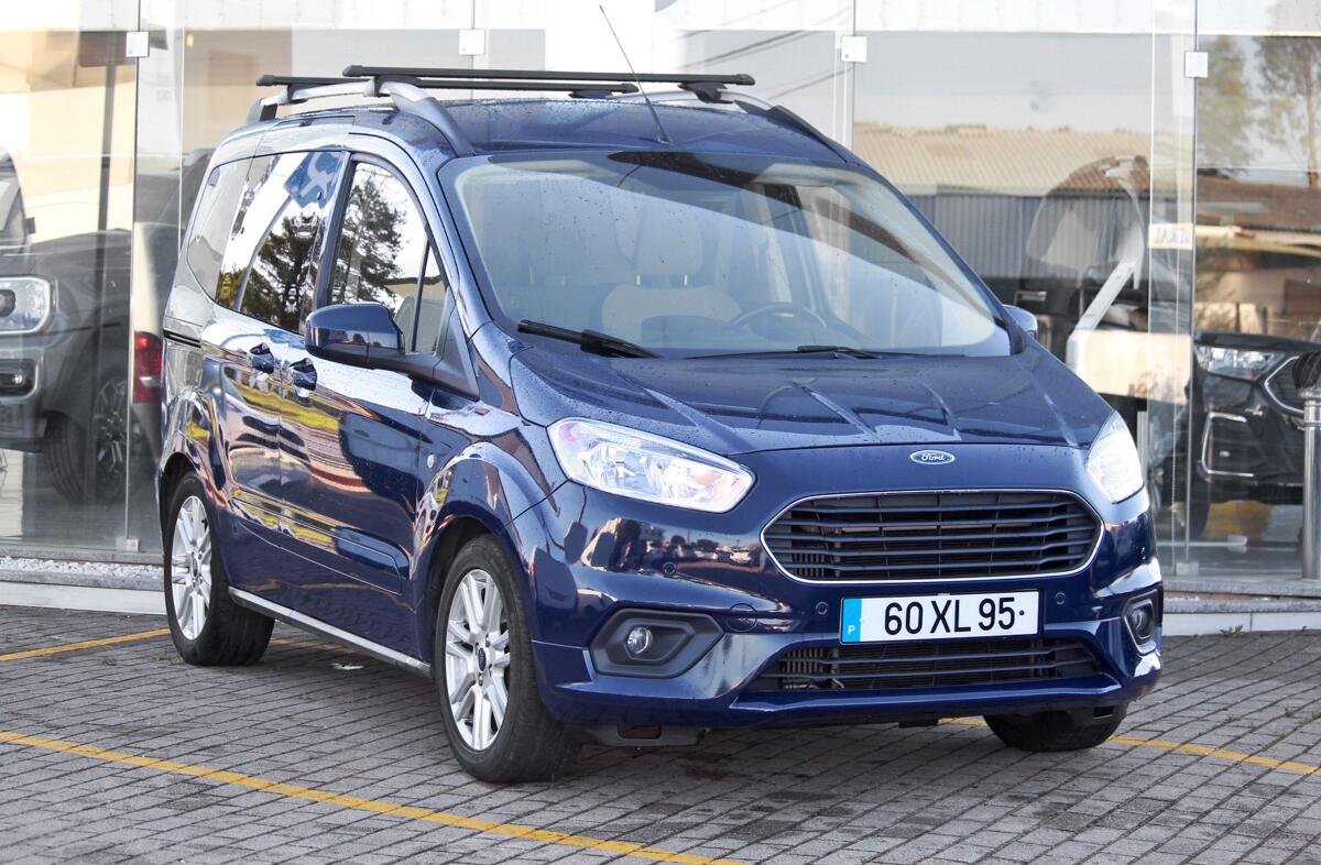 FORD Courier 1.0 EcoBoost Titanium