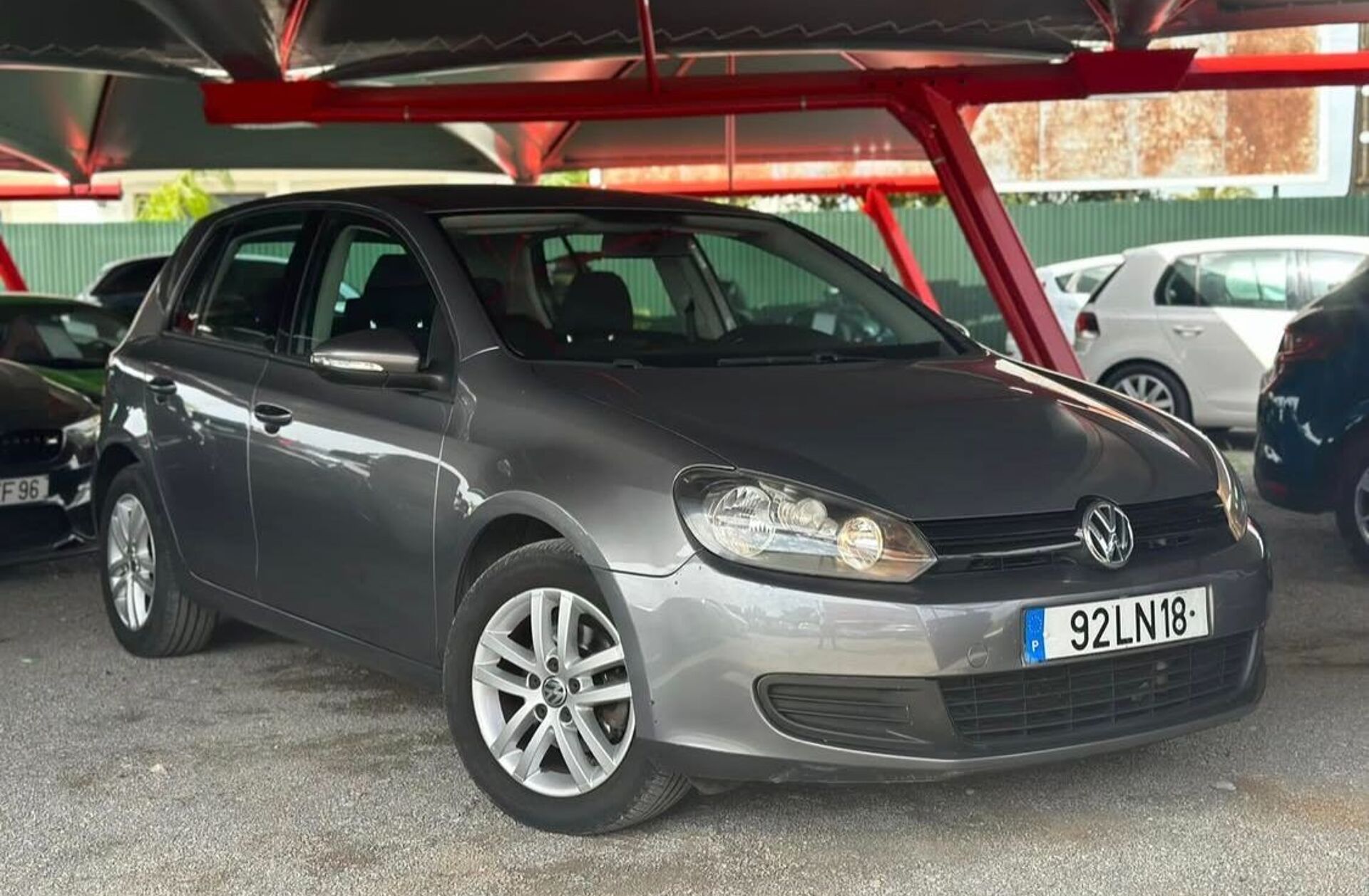 VOLKSWAGEN Golf 1.6 TDi Confortline