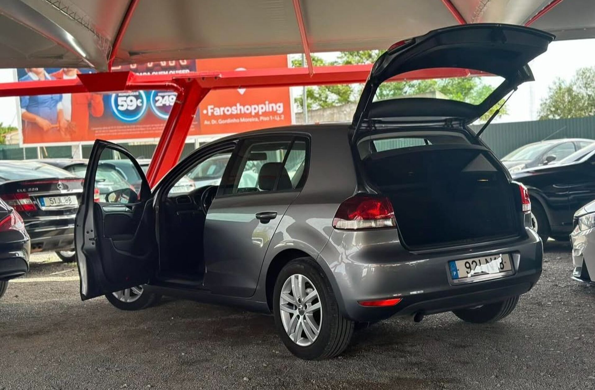 VOLKSWAGEN Golf 1.6 TDi Confortline