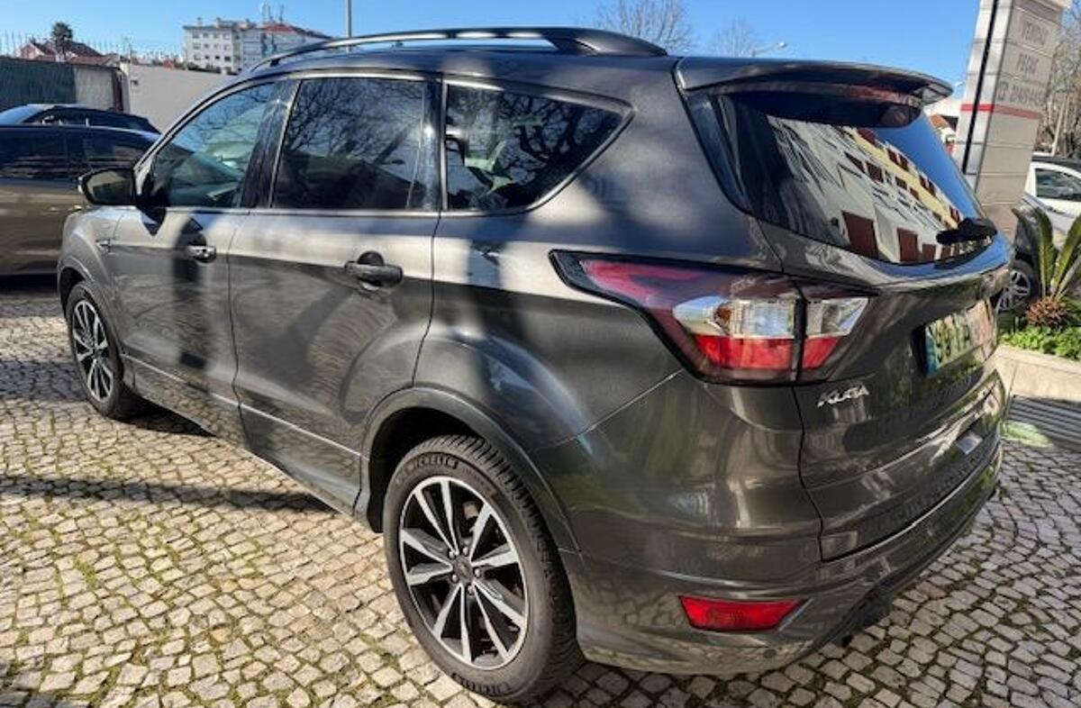 FORD Kuga 1.5 TDCi ST-Line