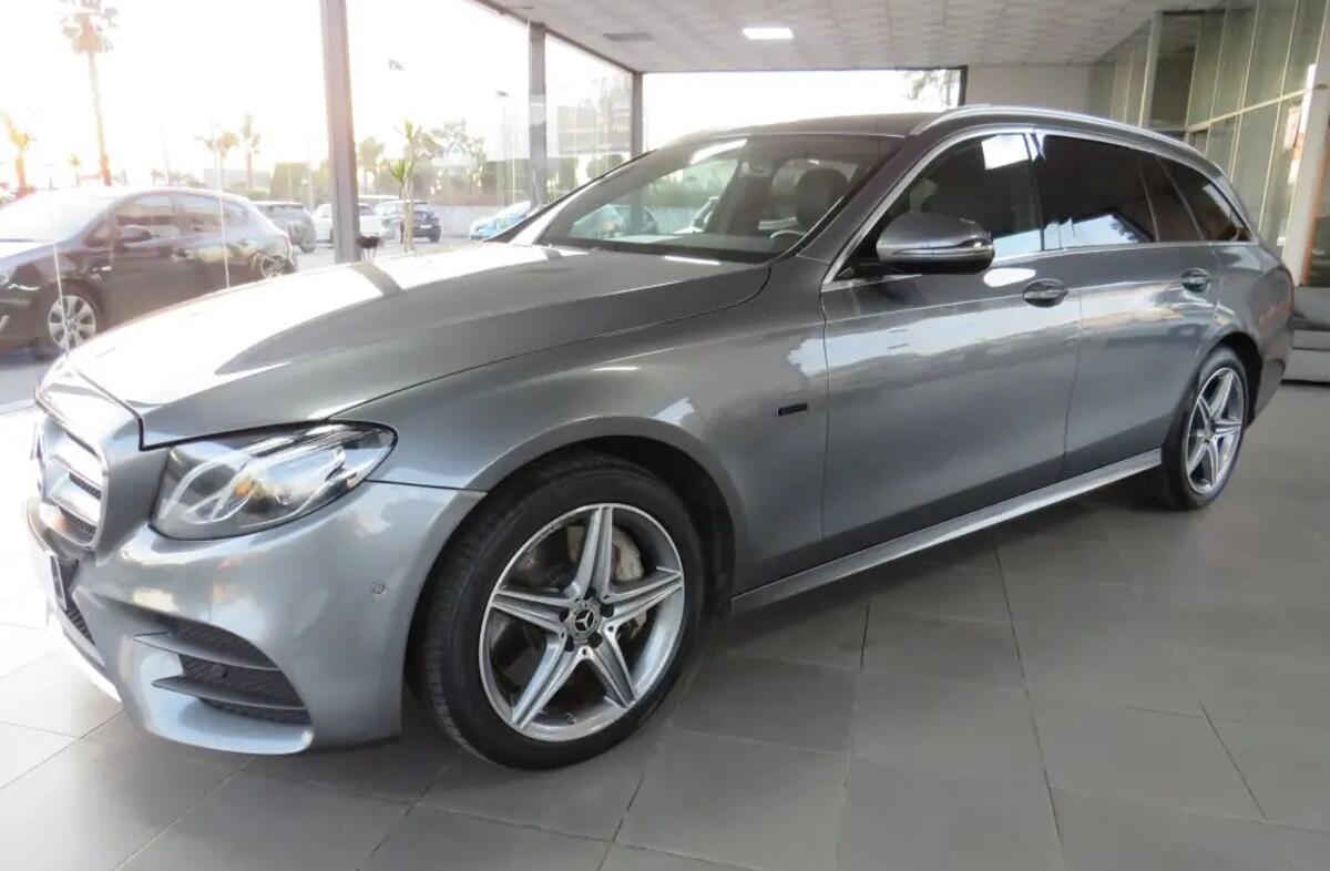 MERCEDES Classe E E 300 de AMG Line